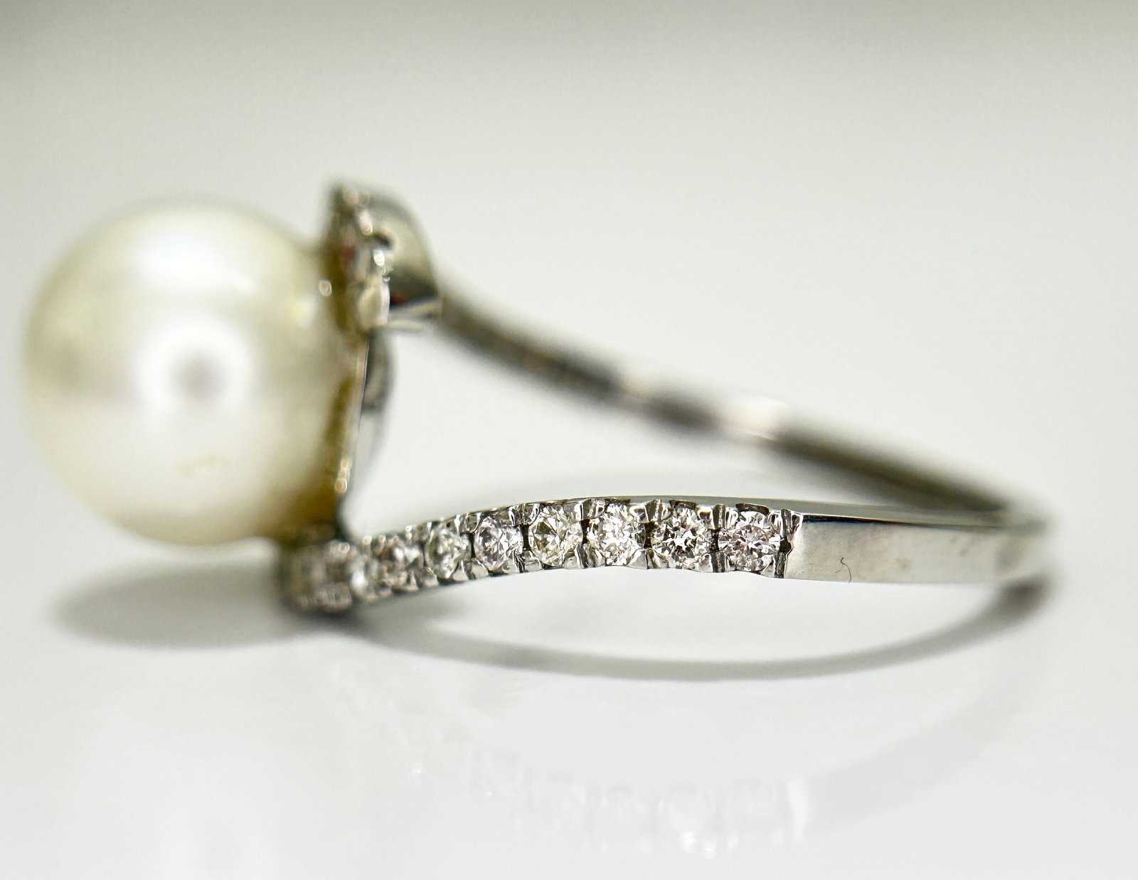 Beautiful 5.12 CT South Sea Pearl With Diamonds & 950 Platinum Ring - 4