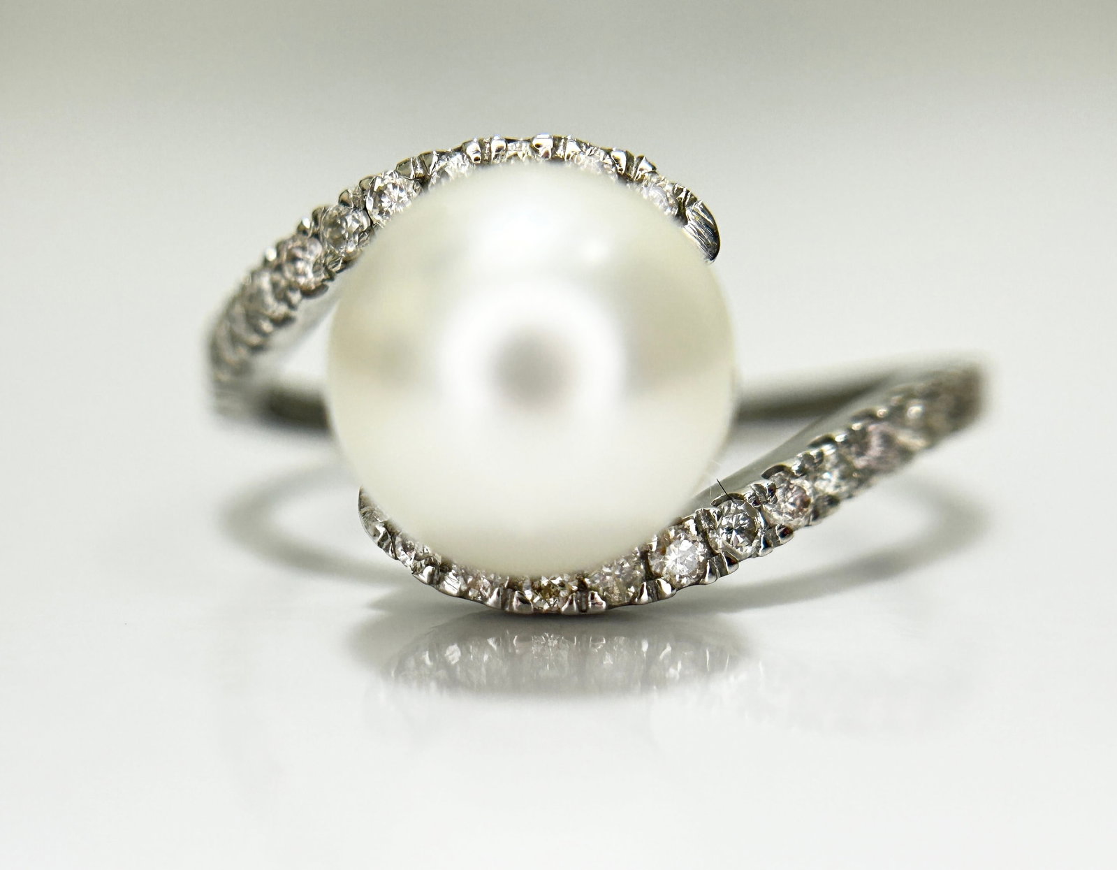Beautiful 5.12 CT South Sea Pearl With Diamonds & 950 Platinum Ring - 8