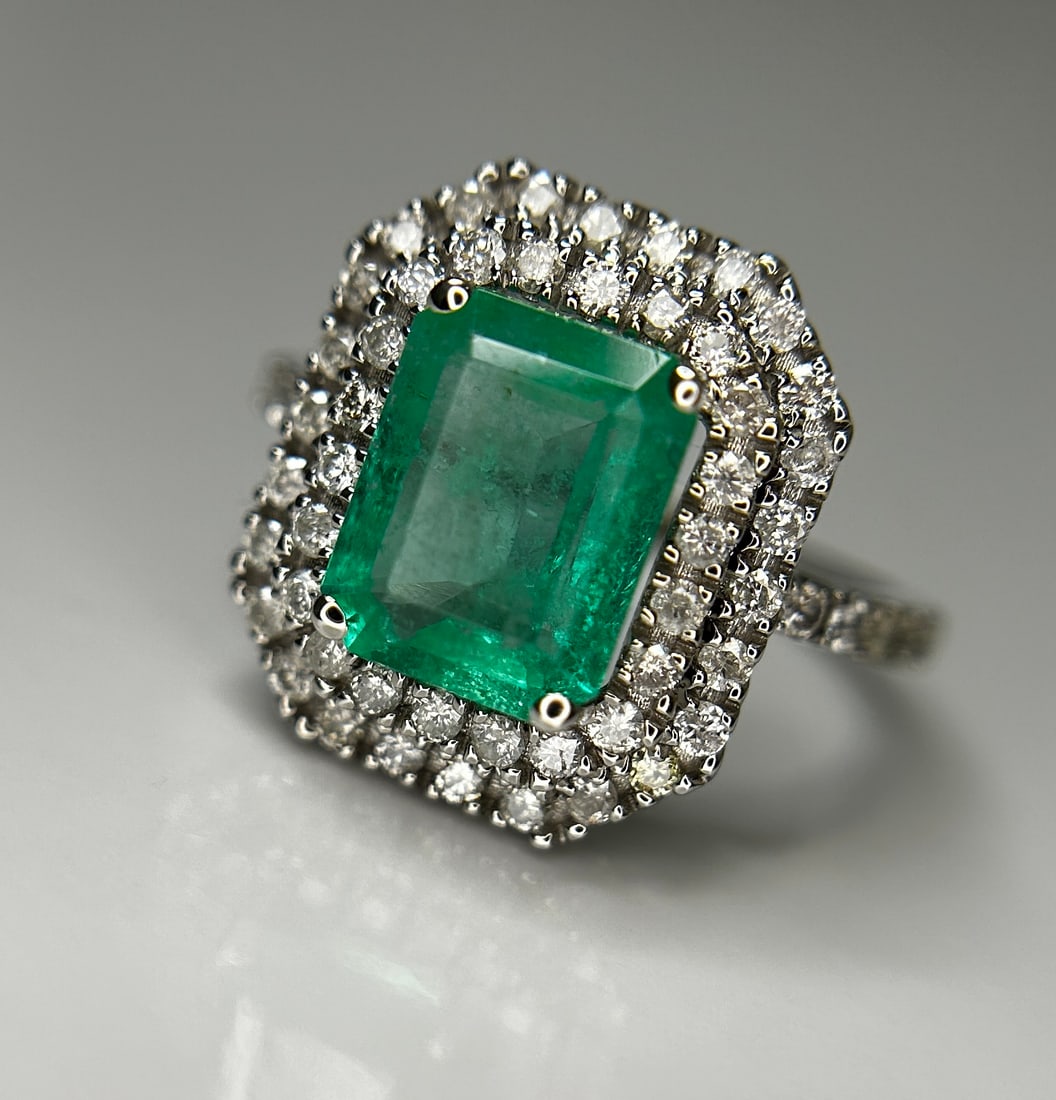Beautiful Natural Columbian Emerald 2.23 CT With Natural Diamonds & 18k Gold - 13