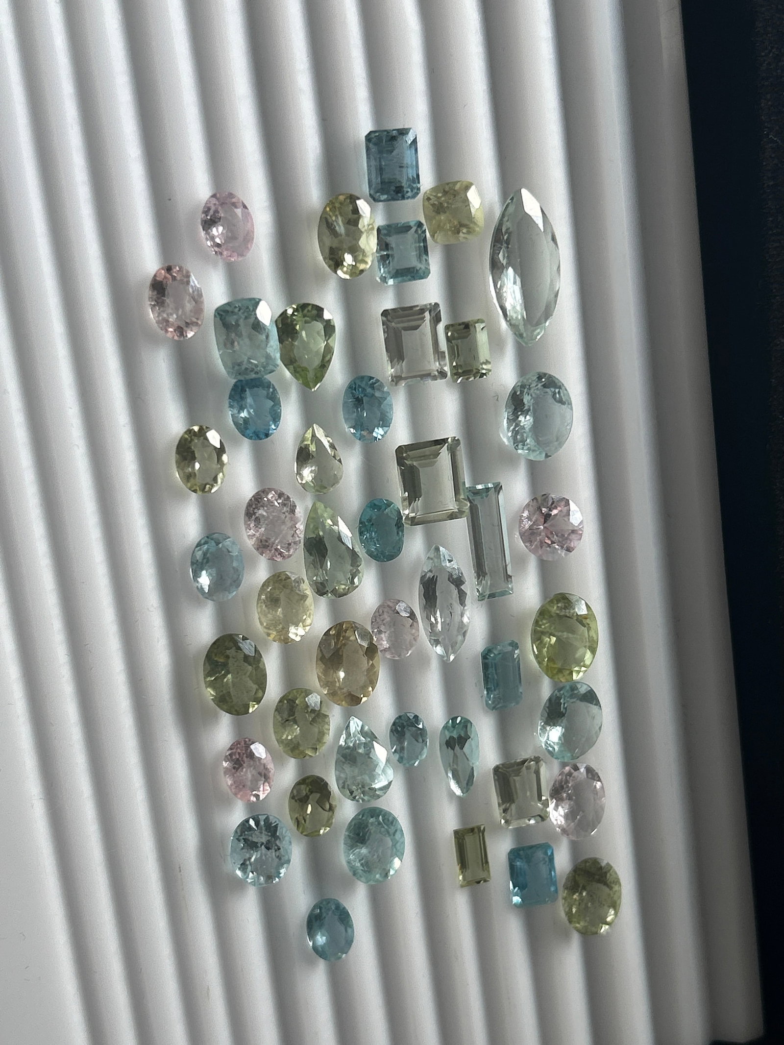 72.75ct Natural Blue and Green Aquamarine and Pink Morganite - 4