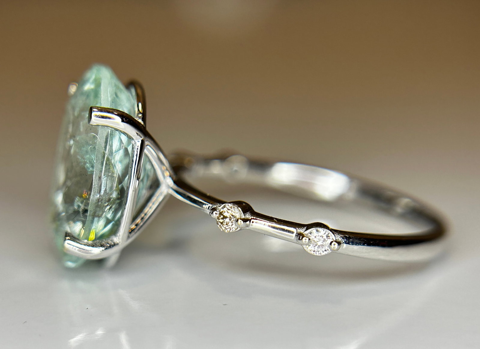 Beautiful 4.70 CT Natural Aquamarine Ring With Natural Diamonds & 18k White Gold - 4
