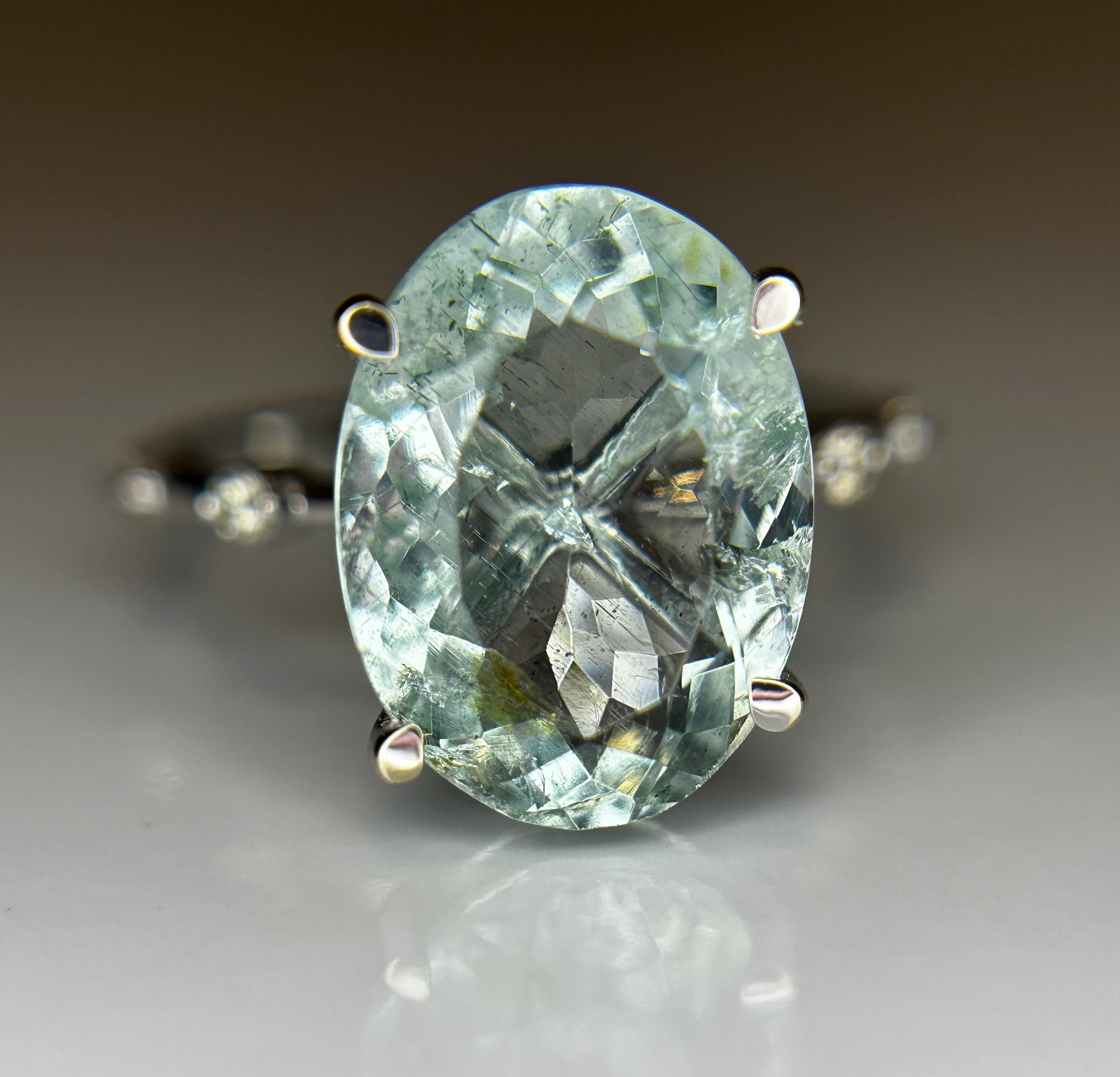 Beautiful 4.70 CT Natural Aquamarine Ring With Natural Diamonds & 18k White Gold - 8