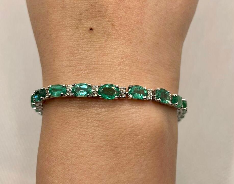 Beautiful 10.41 CTS Natural Emerald Bracelet W Natural Diamonds&18k Gold - 6