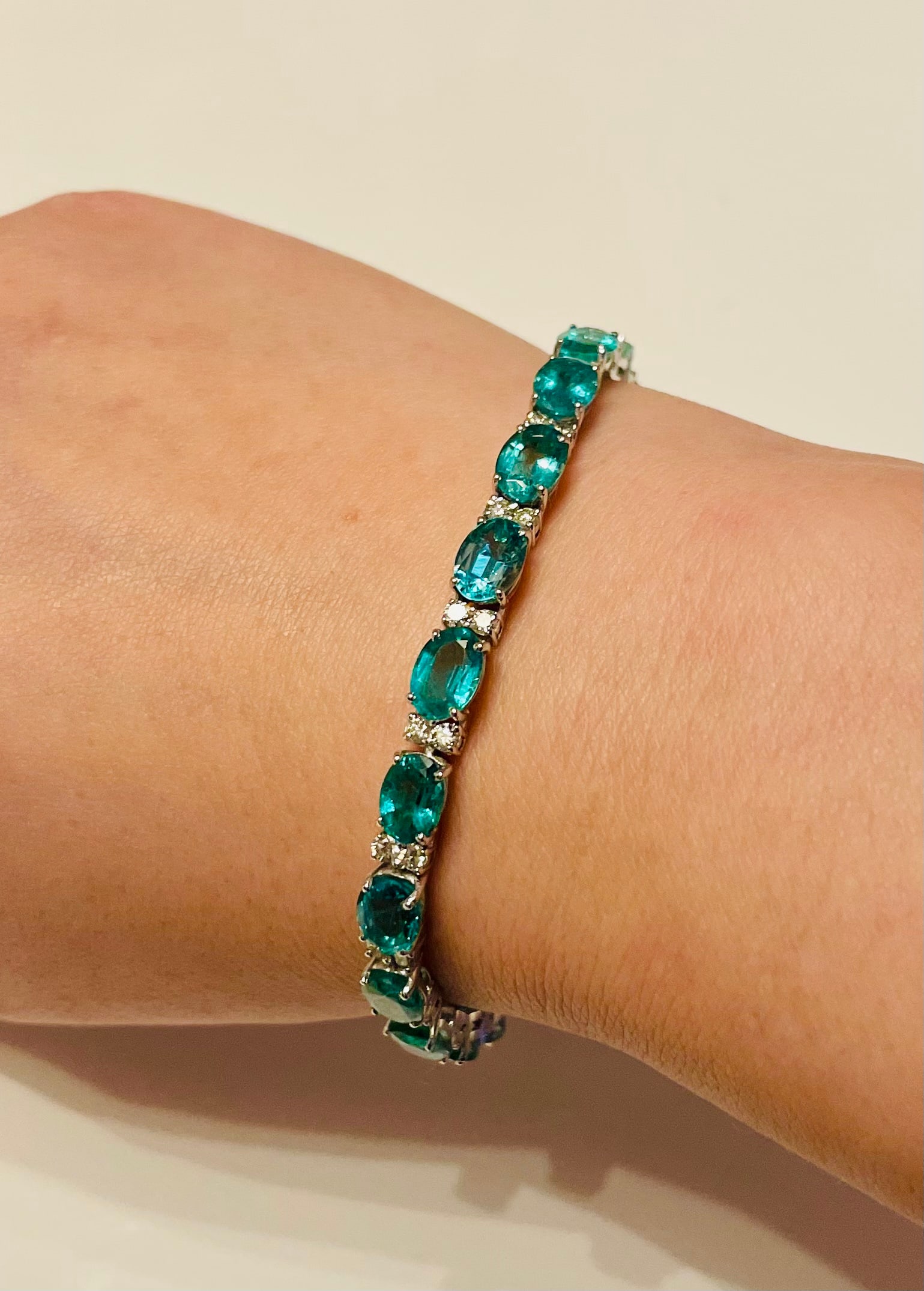 Beautiful 14.5ct Natural Emerald Bracelet With Natural Diamonds & 18k Gold - 4