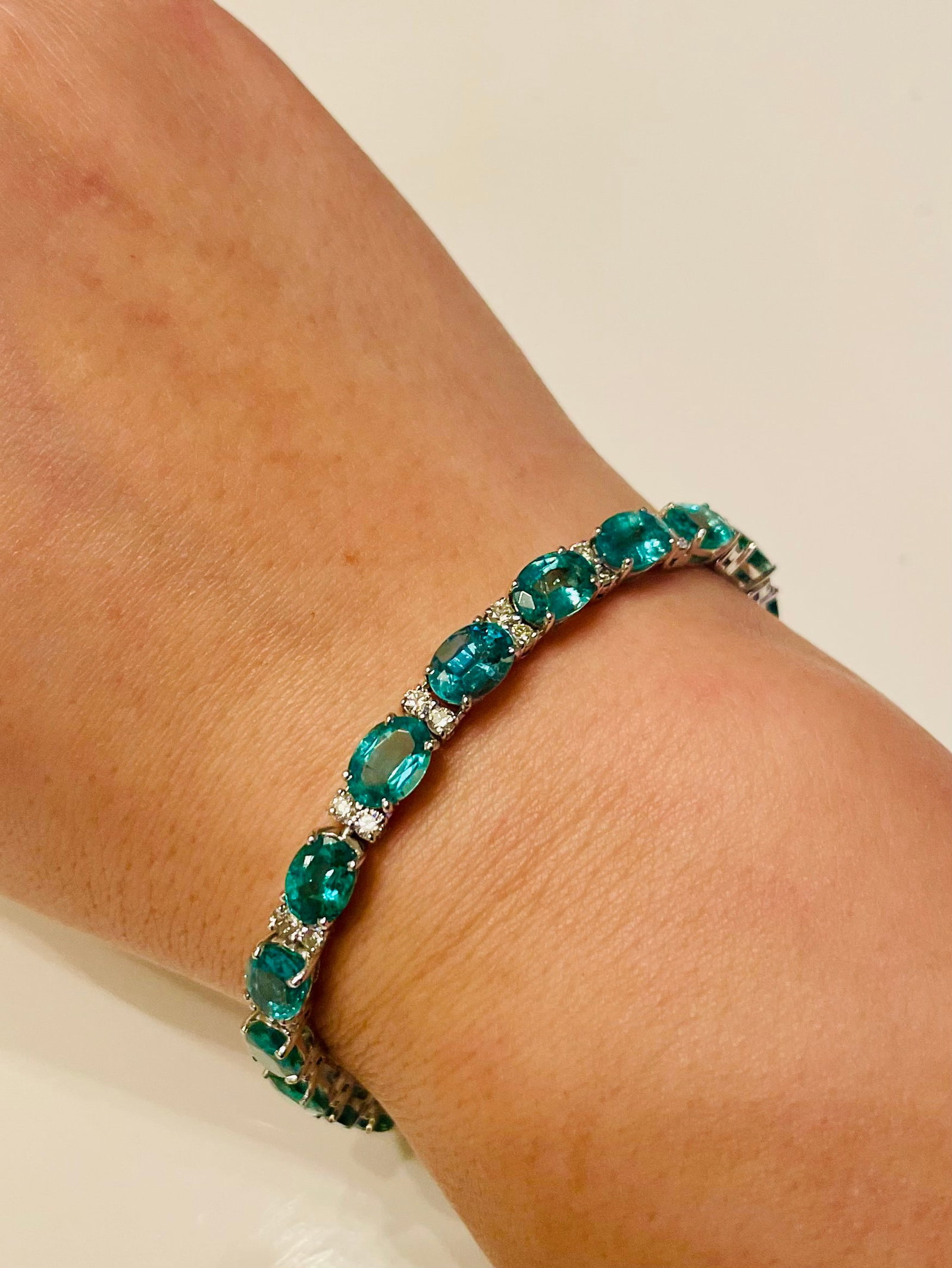 Beautiful 14.5ct Natural Emerald Bracelet With Natural Diamonds & 18k Gold - 5