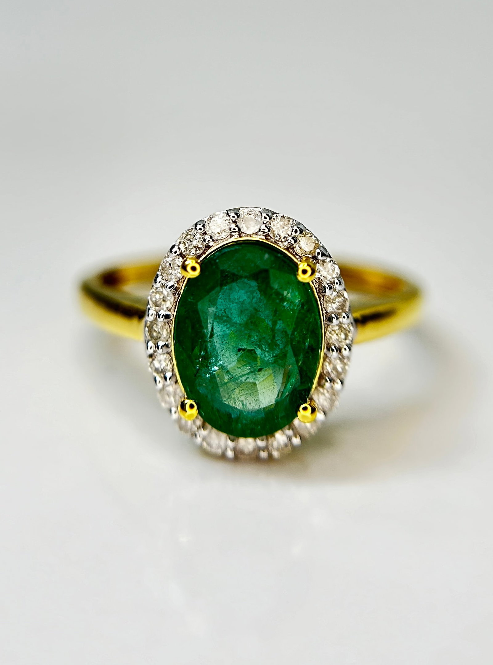 Beautiful Natural Emerald 1.52 CT With Natural Diamonds & 18k Gold - 7