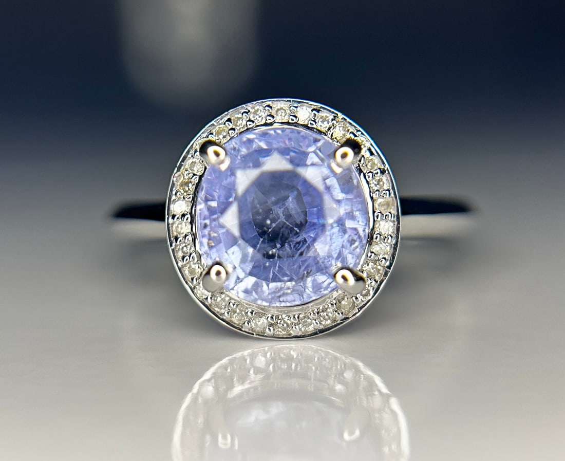 Beautiful 2.60 CT Unheated Ceylon Blue Sapphire With Natural Diamonds & 18k Gold - 2