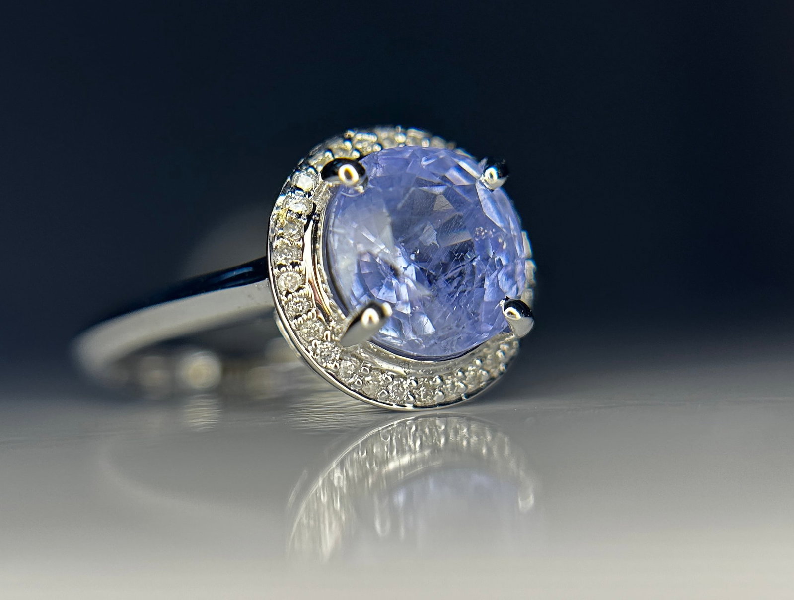 Beautiful 2.60 CT Unheated Ceylon Blue Sapphire With Natural Diamonds & 18k Gold - 8