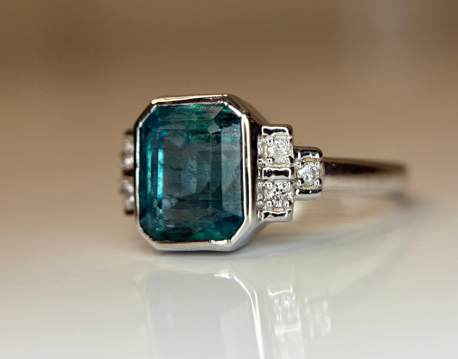 Beautiful 3.32 CT Natural Emerald With Natural Diamonds & 18k Gold - 3
