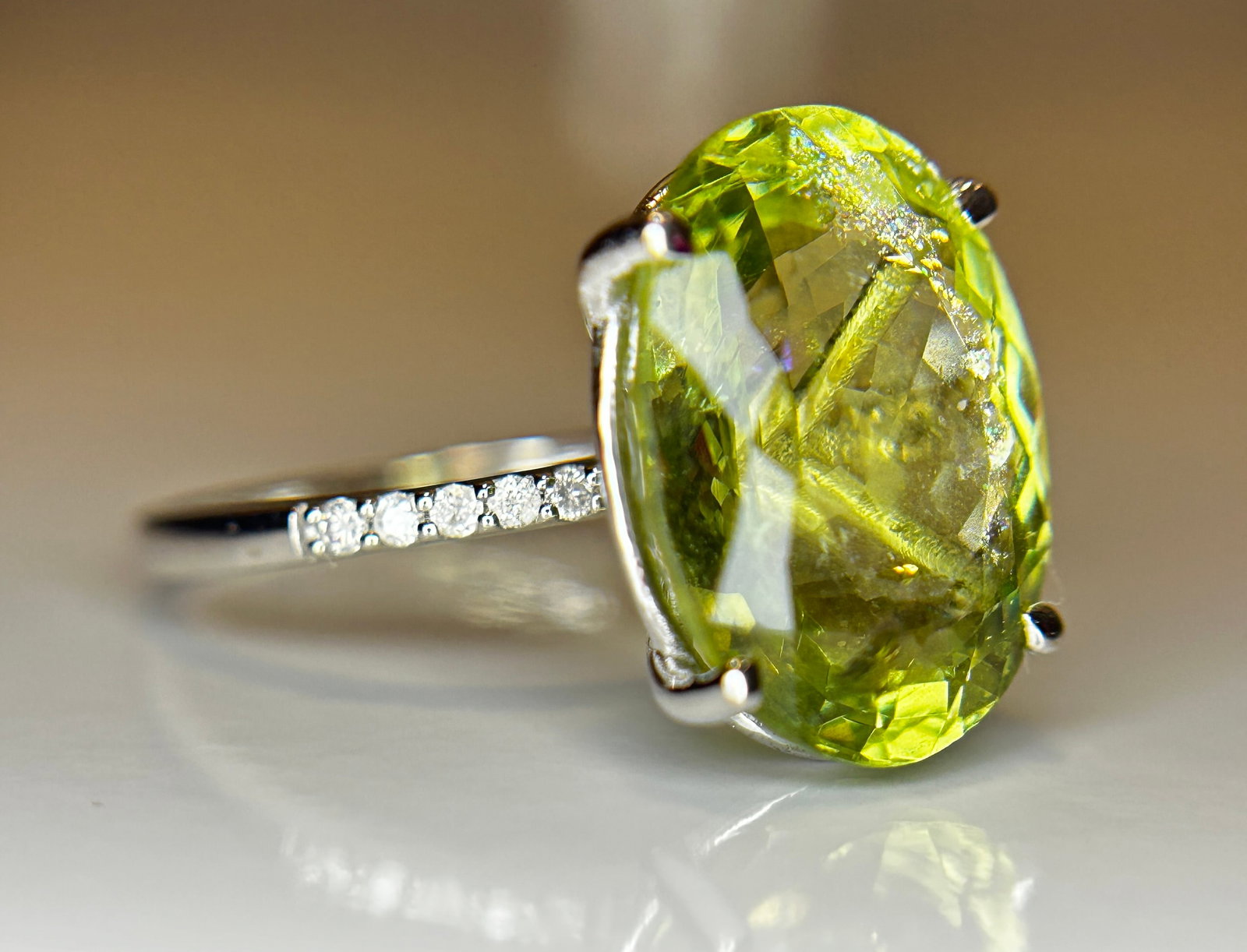 Beautiful 8.17 CT Natural Aquamarine Ring With Natural Diamonds & 18k White Gold - 9