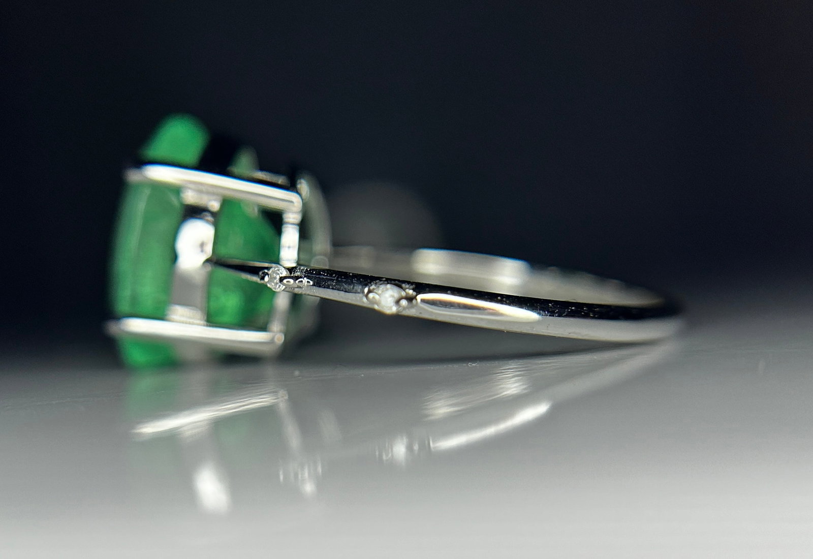 Beautiful 5.47ct Natural Colombian Emerald With Natural Diamonds & 18k Gold - 5