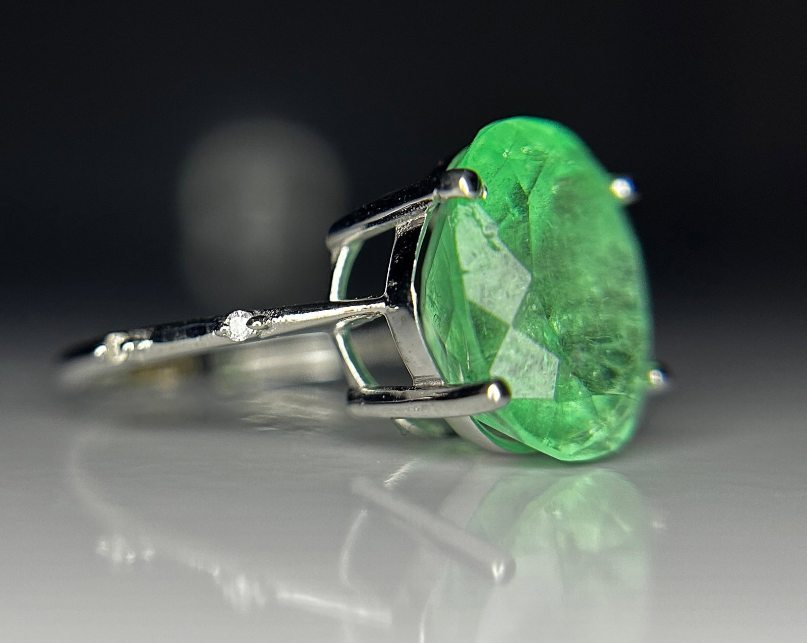 Beautiful 5.47ct Natural Colombian Emerald With Natural Diamonds & 18k Gold - 8