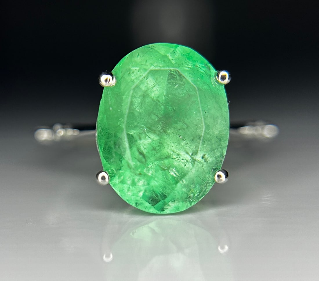 Beautiful 5.47ct Natural Colombian Emerald With Natural Diamonds & 18k Gold - 9