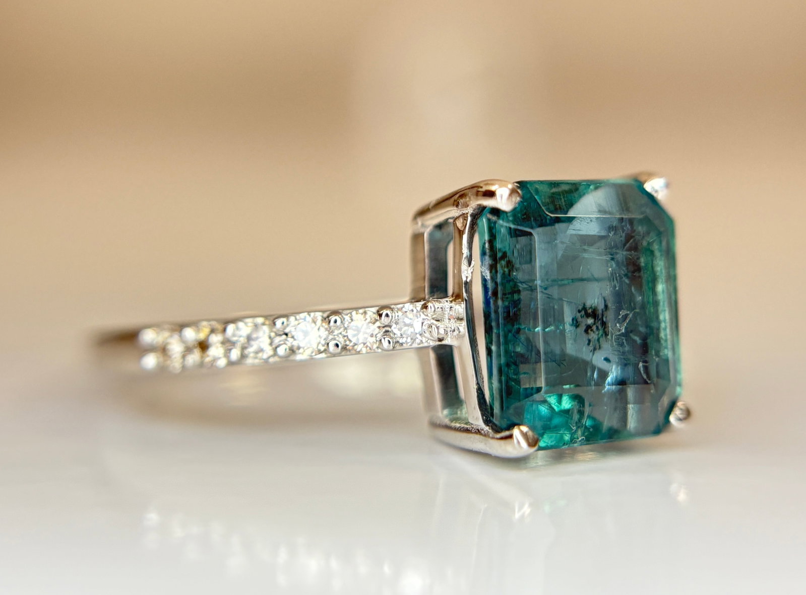 Beautiful 1.86 CT Natural Emerald Ring With Natural Diamonds & Platinum 950 - 9