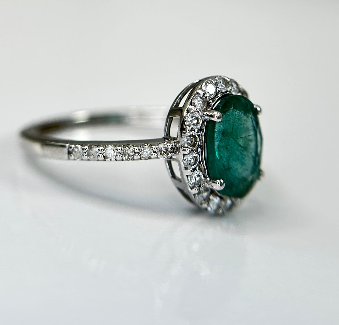 Beautiful Natural Emerald 1.22CT With Natural Diamonds & 18k Gold - 6