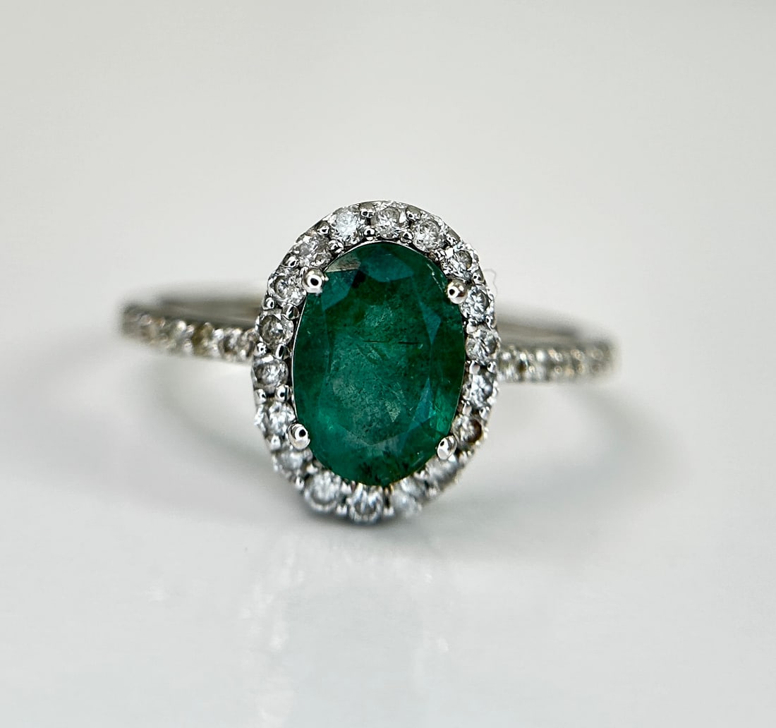 Beautiful Natural Emerald 1.22CT With Natural Diamonds & 18k Gold - 8