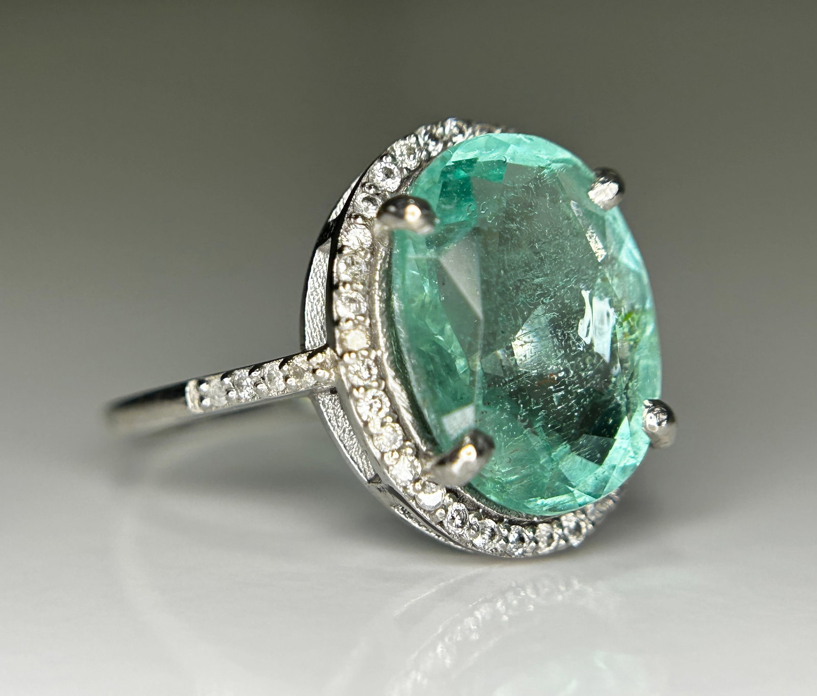 Beautiful 4.15CT Untreated Natural Columbian Emerald Ring, Diamonds & 18k Gold - 10