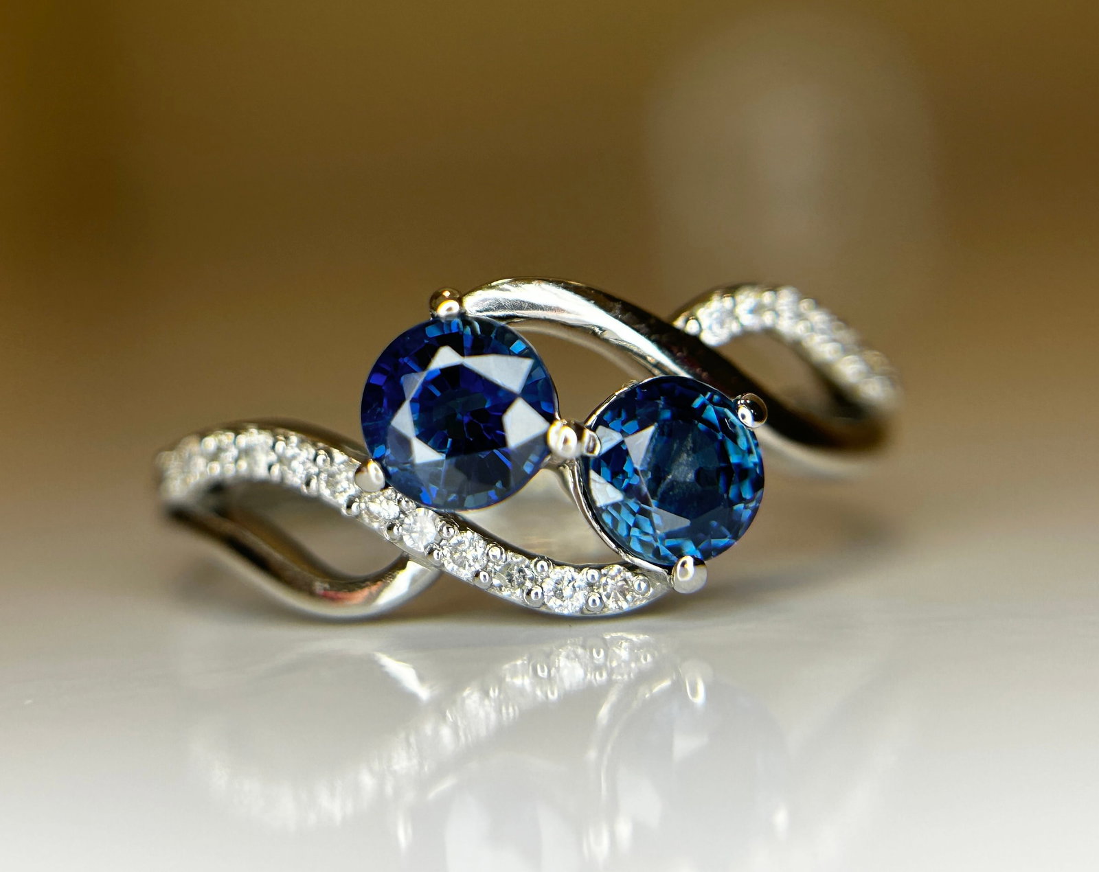 Beautiful 1.05 CT Unheated Ceylon Blue Sapphire Diamonds & 950 Platinum: Title: Beautiful 1.05 CT Unheated Ceylon Blue Sapphire Diamonds & 950 Platinum Description: Beautiful 1.05 CT Natural Ceylon Blue Sapphire With Natural Diamonds & 950 Platinum 