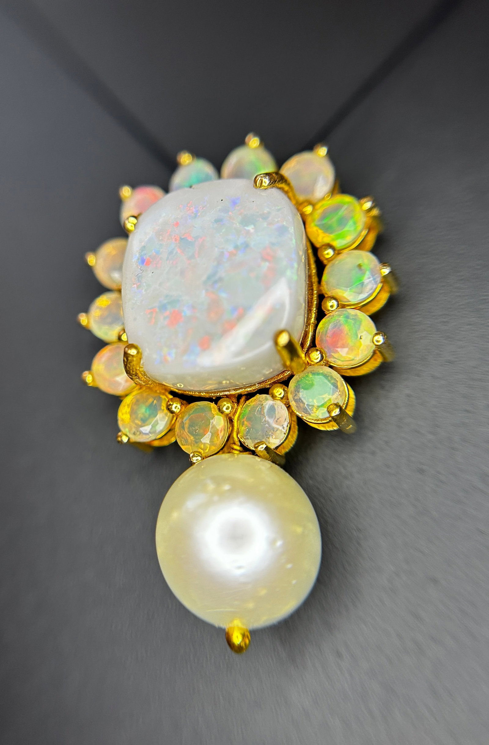 Beautiful 24.50ct Natural Australian Opal and Southsea Pearl Pendant & 18k Gold - 2