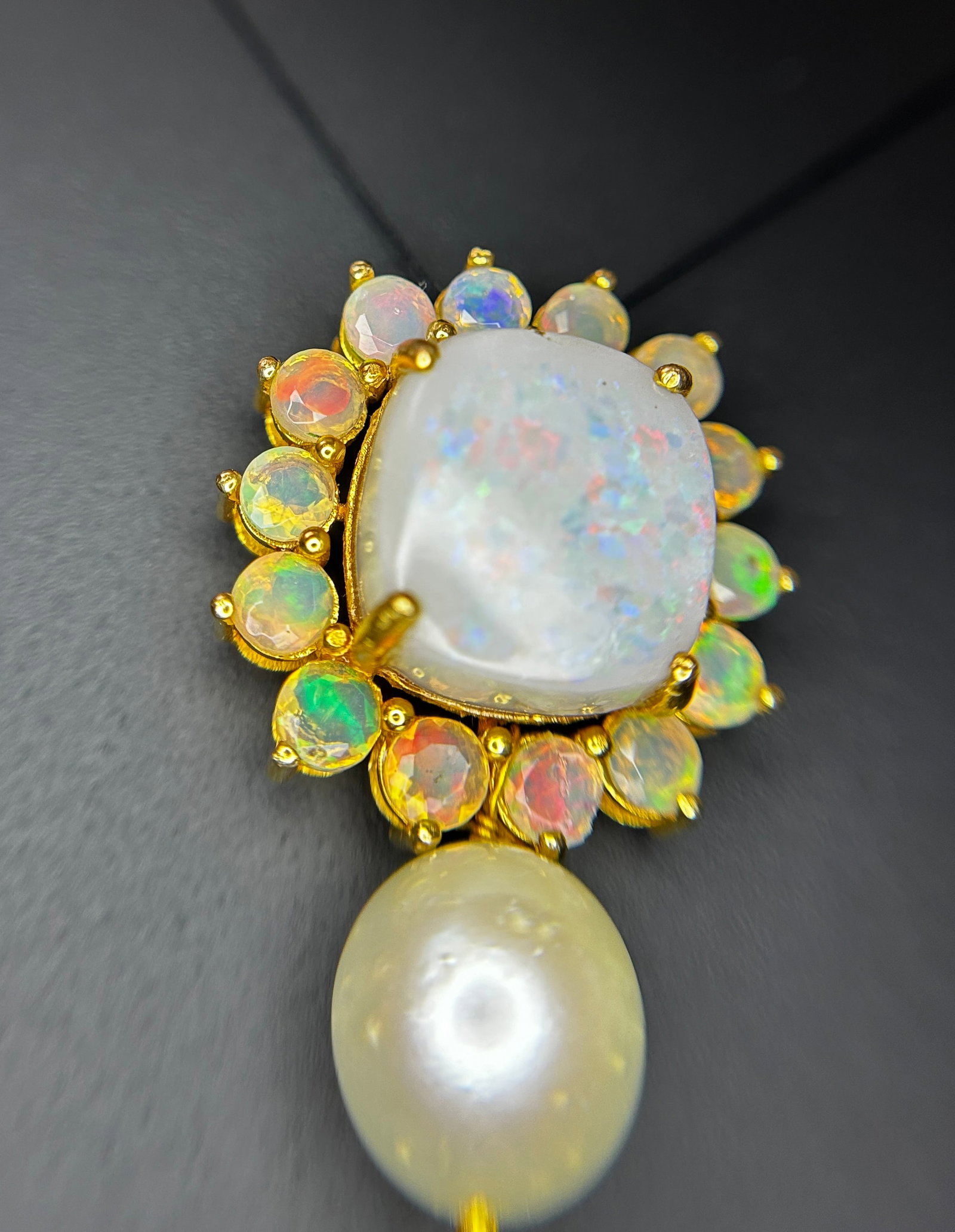 Beautiful 24.50ct Natural Australian Opal and Southsea Pearl Pendant & 18k Gold - 3