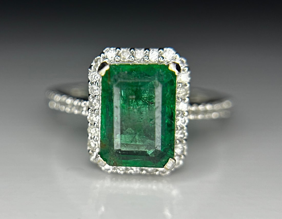 Beautiful 2.67ct Natural Columbian Emerald With Natural Diamonds & 18k Gold - 10