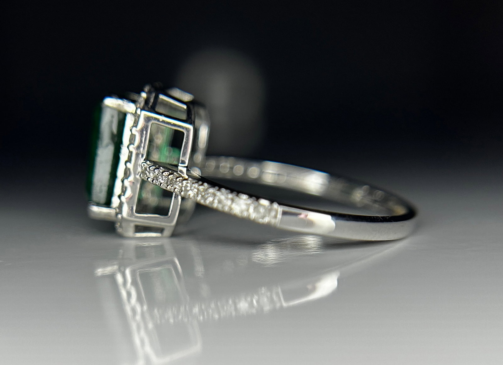 Beautiful 2.67ct Natural Columbian Emerald With Natural Diamonds & 18k Gold - 5