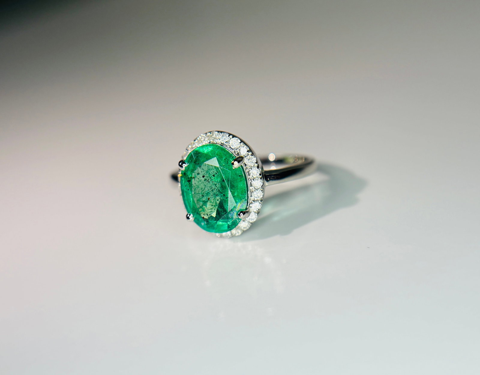 Beautiful 2.70 CT Natural Emerald Ring With Natural Diamonds & Platinum 950 - 3