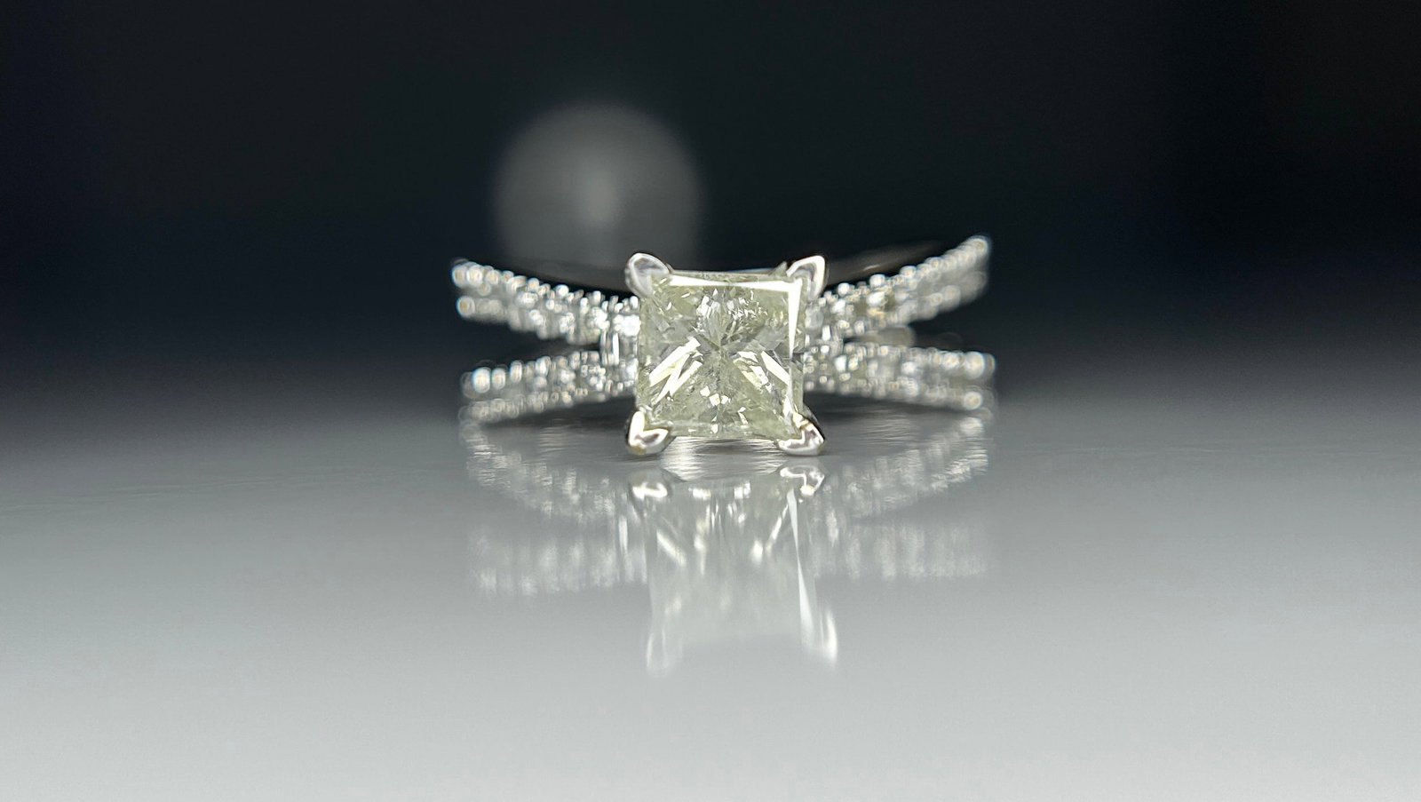 Beautiful 1.17ct Princess Cut Untreated Natural Solitaire Diamond & 18k Gold - 2