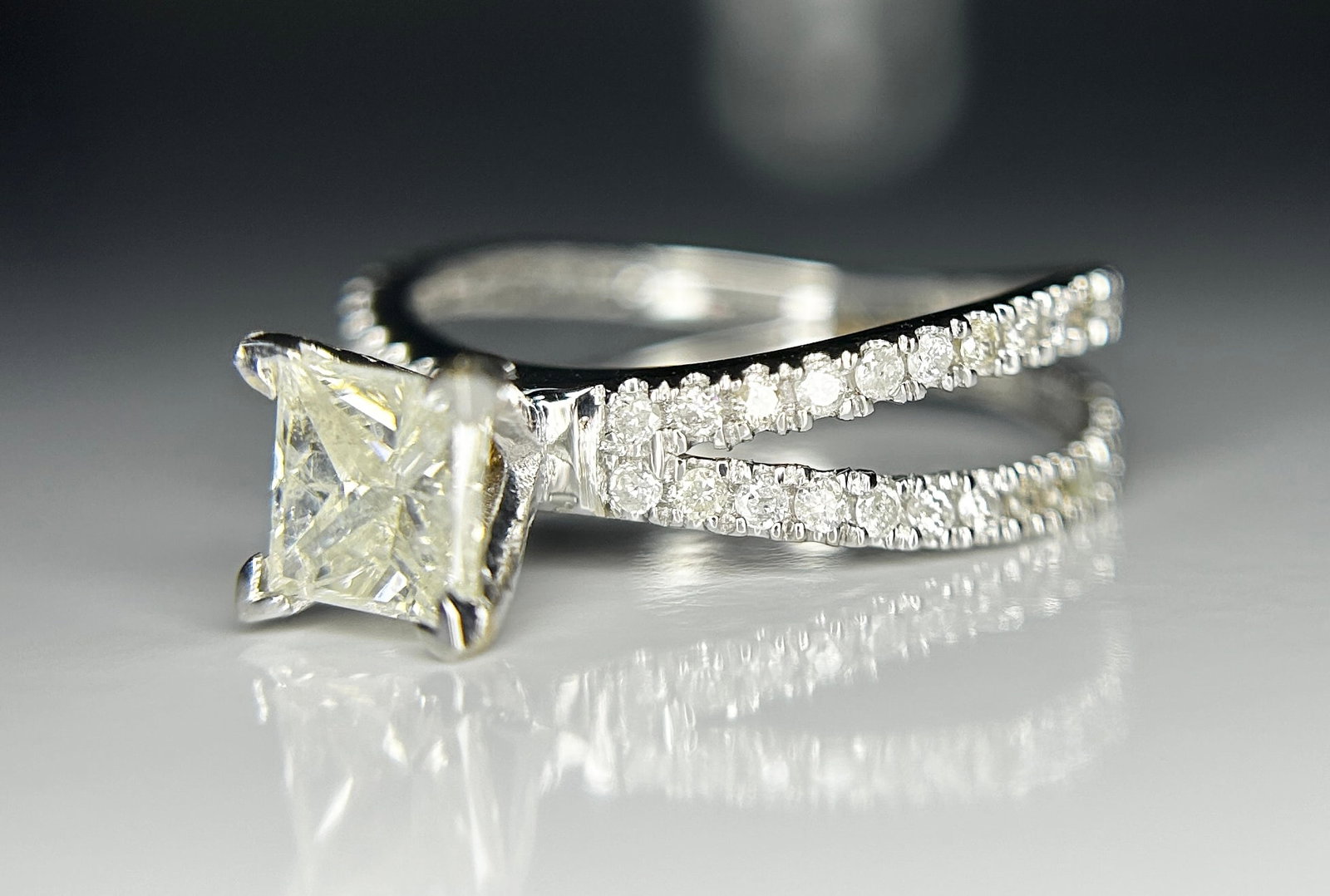 Beautiful 1.17ct Princess Cut Untreated Natural Solitaire Diamond & 18k Gold - 4