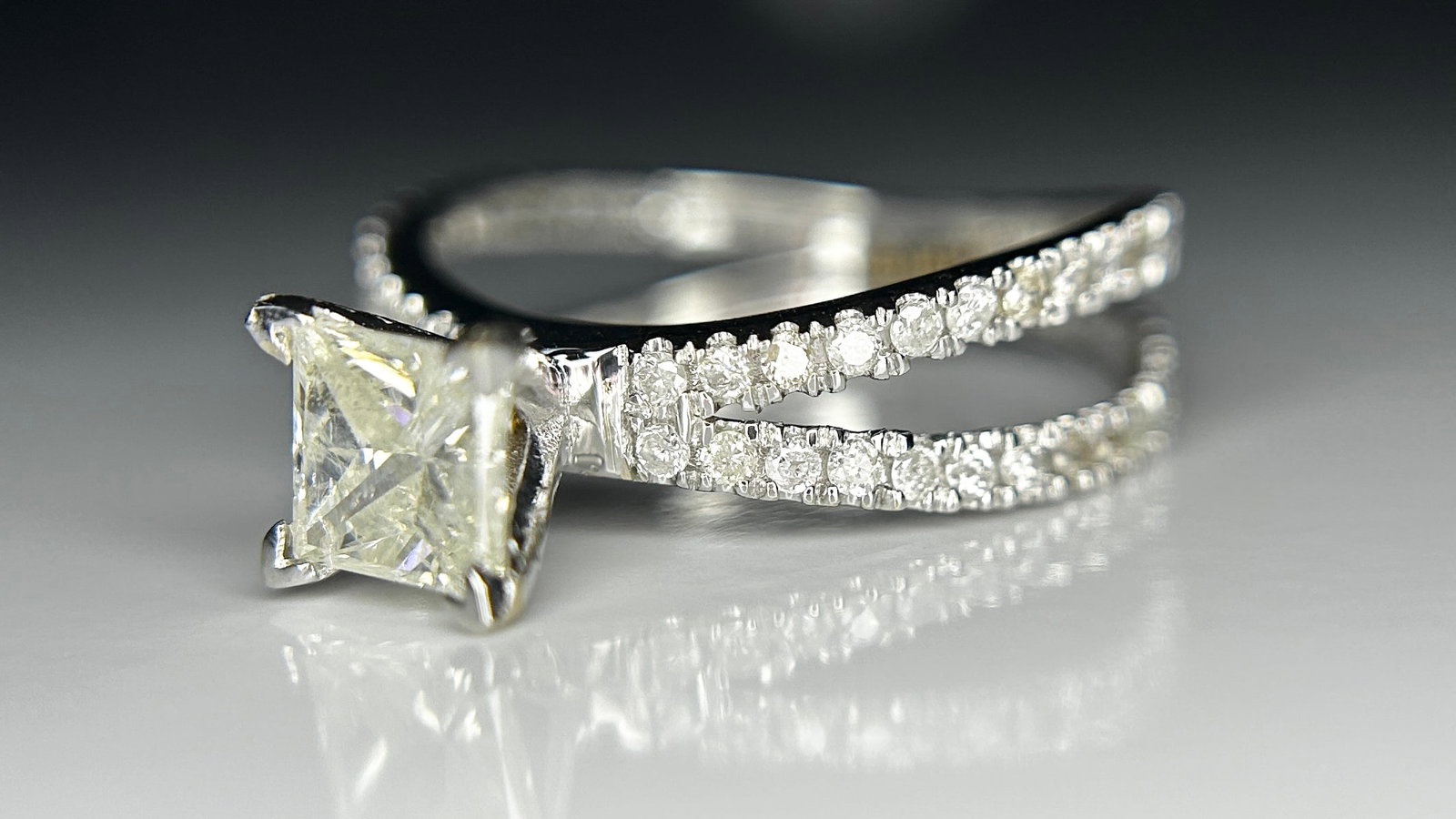 Beautiful 1.17ct Princess Cut Untreated Natural Solitaire Diamond & 18k Gold - 5