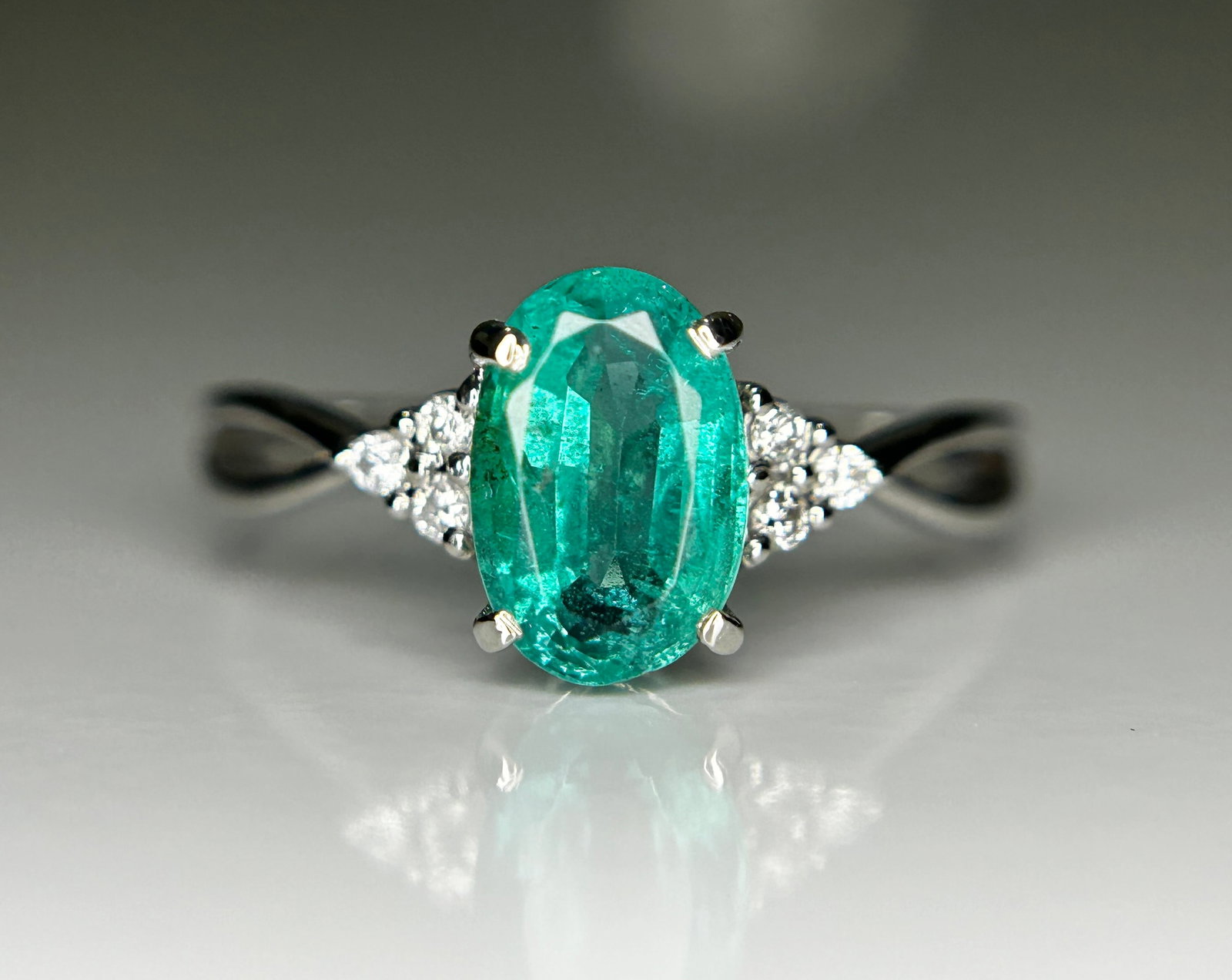 Beautiful Natural 1.35ct Emerald Ring With Natural Diamonds & Platinum 950 (1 of 8)