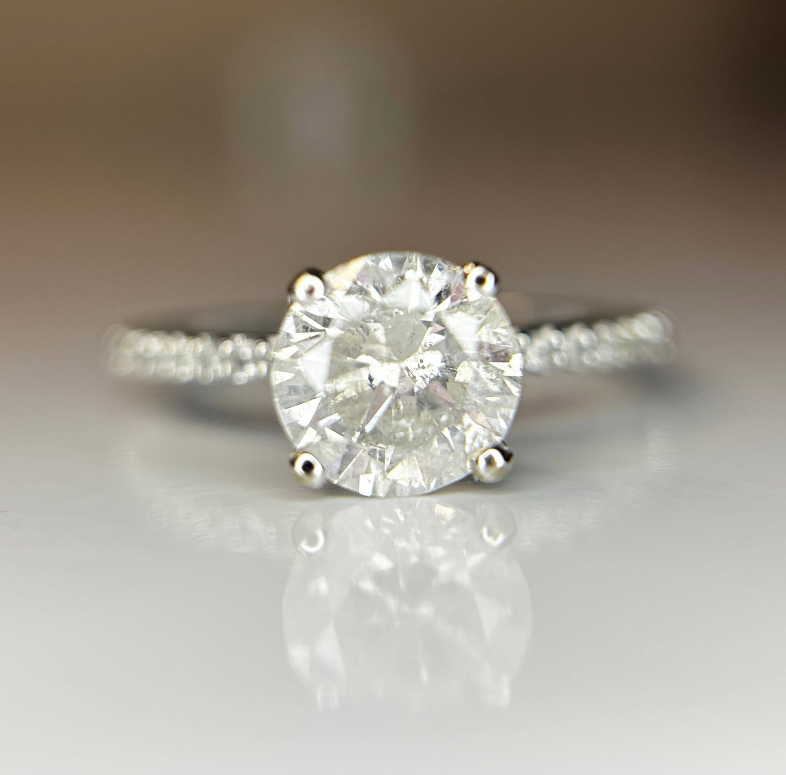 Beautiful 1.82ct Untreated Natural Solitaire Diamond & 18k Gold (1 of 8)