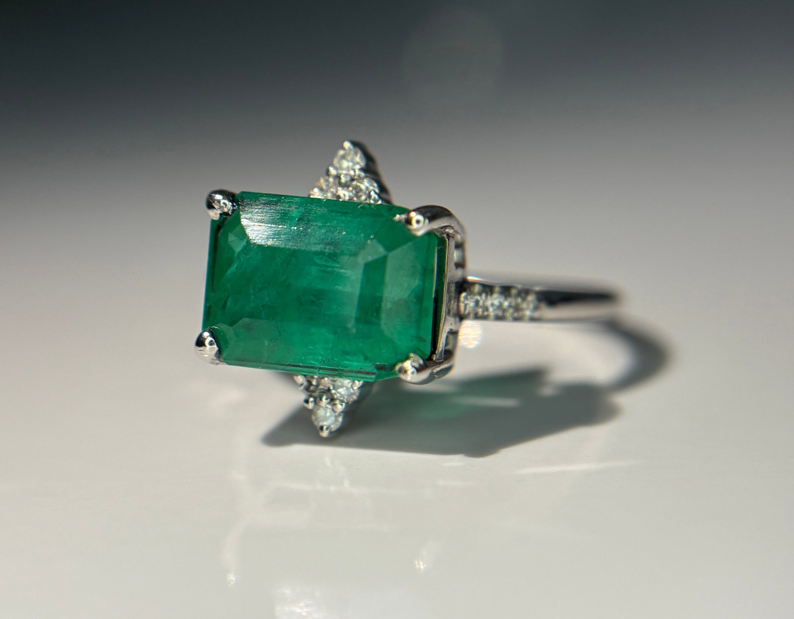 Beautiful 4.05 CT Natural Emerald Ring With Natural Diamonds & Platinum 950 - 3
