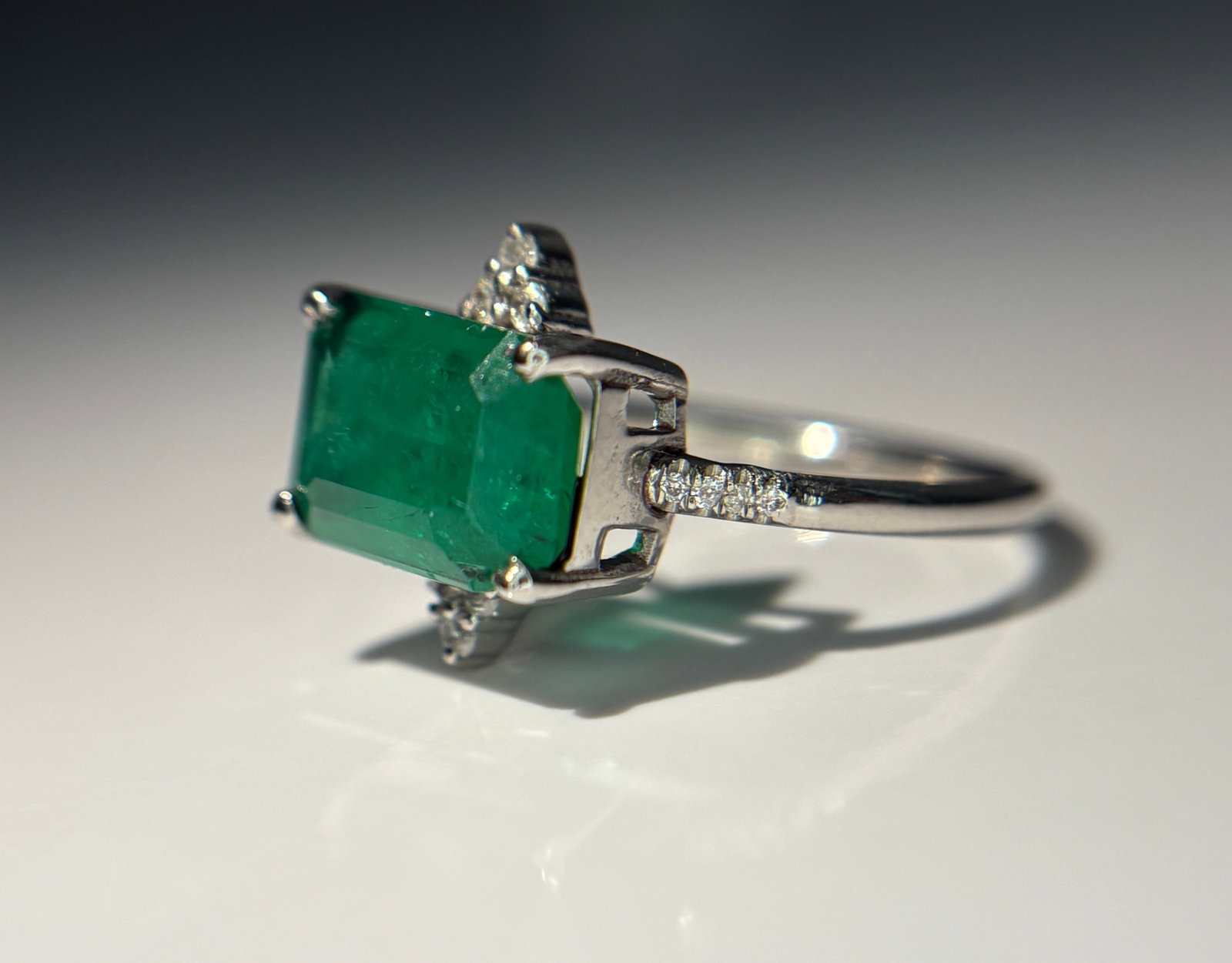 Beautiful 4.05 CT Natural Emerald Ring With Natural Diamonds & Platinum 950 - 5