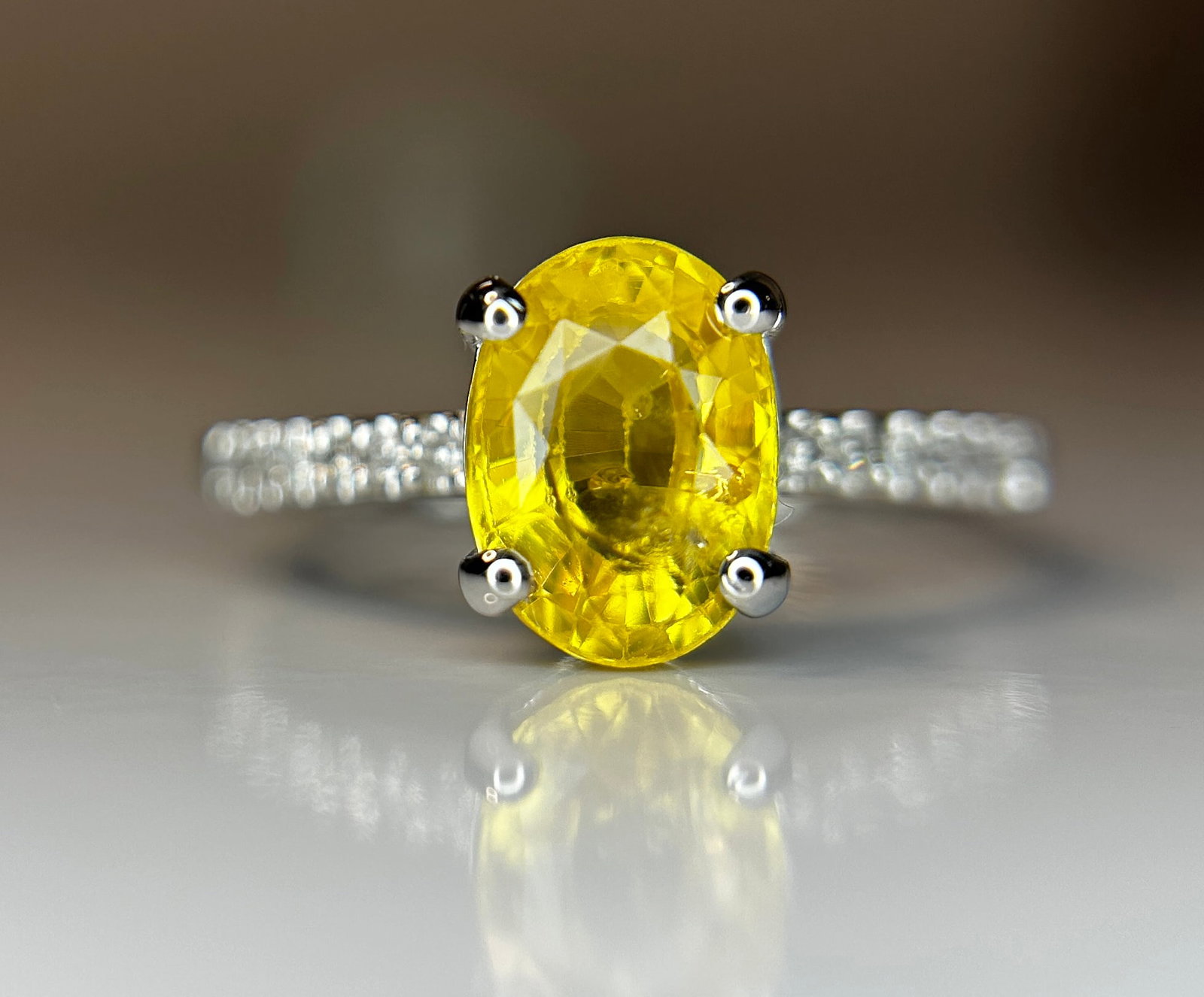 Beautiful 2.44 CT Unheated Yellow Sapphire With Natural Diamonds & 18k Gold: Title: Beautiful 2.44 CT Unheated Yellow Sapphire With Natural Diamonds & 18k Gold Description: Beautiful 2.44 CT Unheated Yellow Sapphire With Natural Diamonds & 18k Gold Description: Total