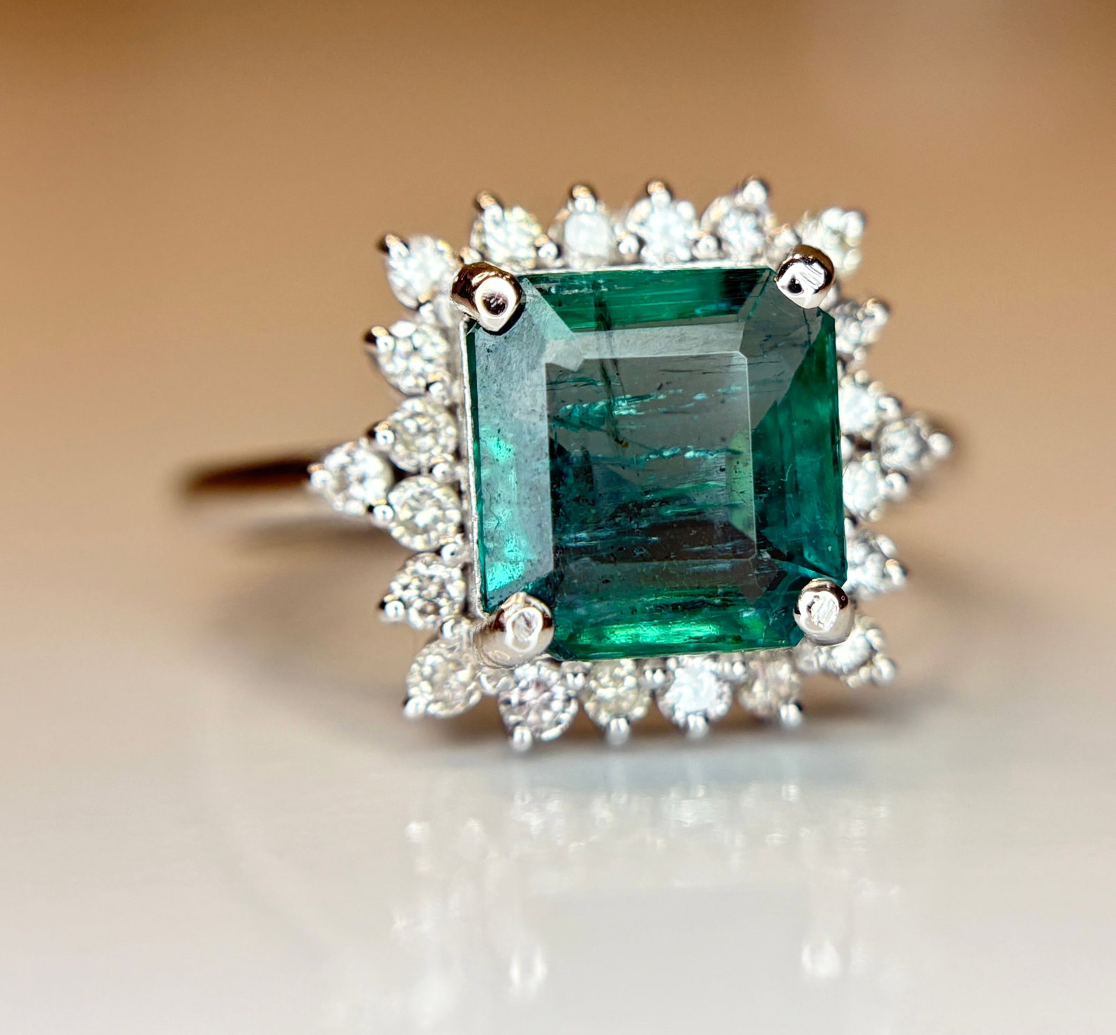 Beautiful 2.10 CT Natural Emerald With Natural Diamonds & 18k Gold - 2
