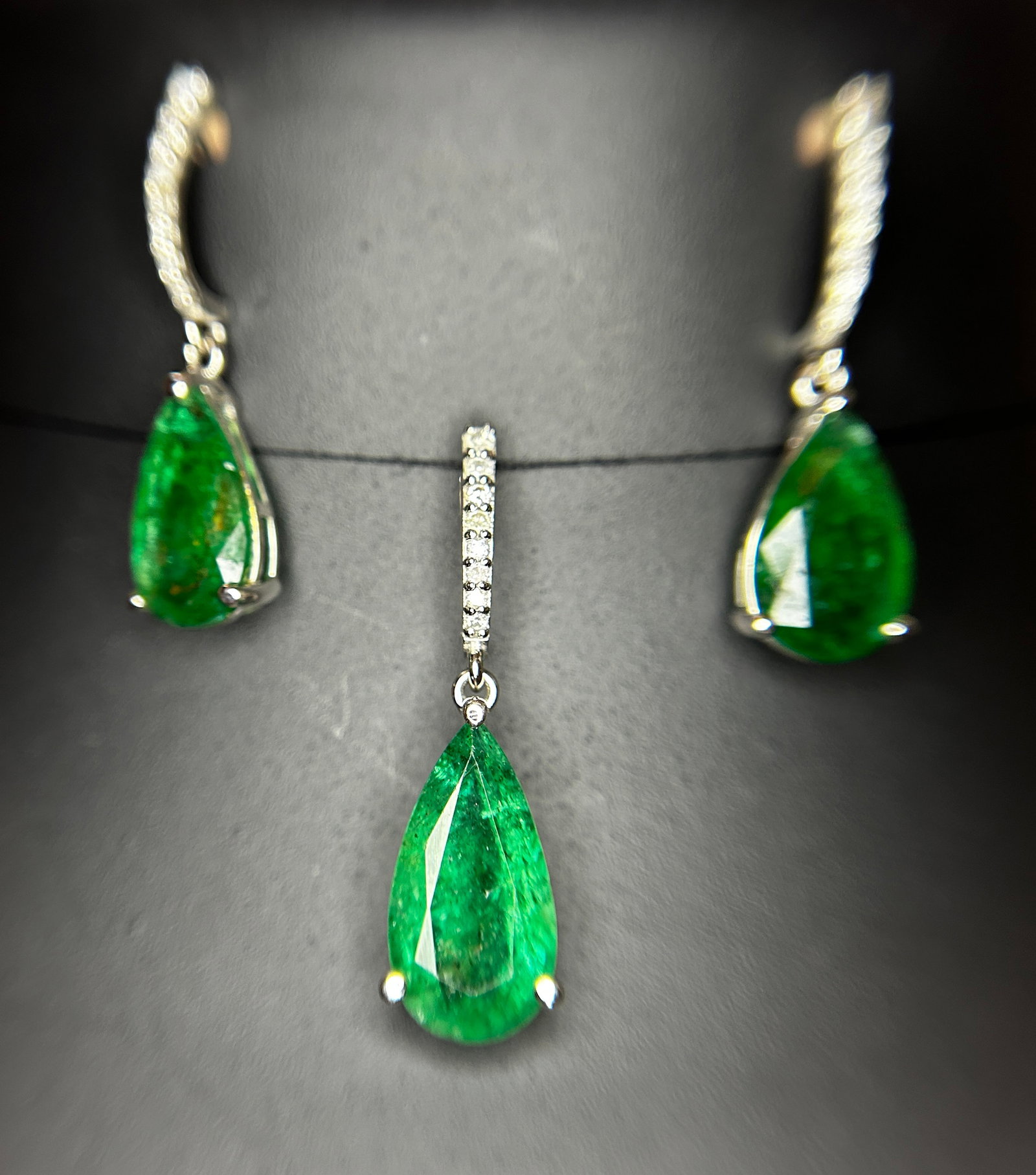 Beautiful 12.27ct Natural Emerald Earrings and Pendant Set With Natural Diamonds & 18k Gold: Title: Beautiful 12.27ct Natural Emerald Earrings and Pendant Set With Natural Diamonds & 18k Gold Description: Beautiful 12.27ct Natural Emerald Earrings and Pendant Set With Natural Diamonds