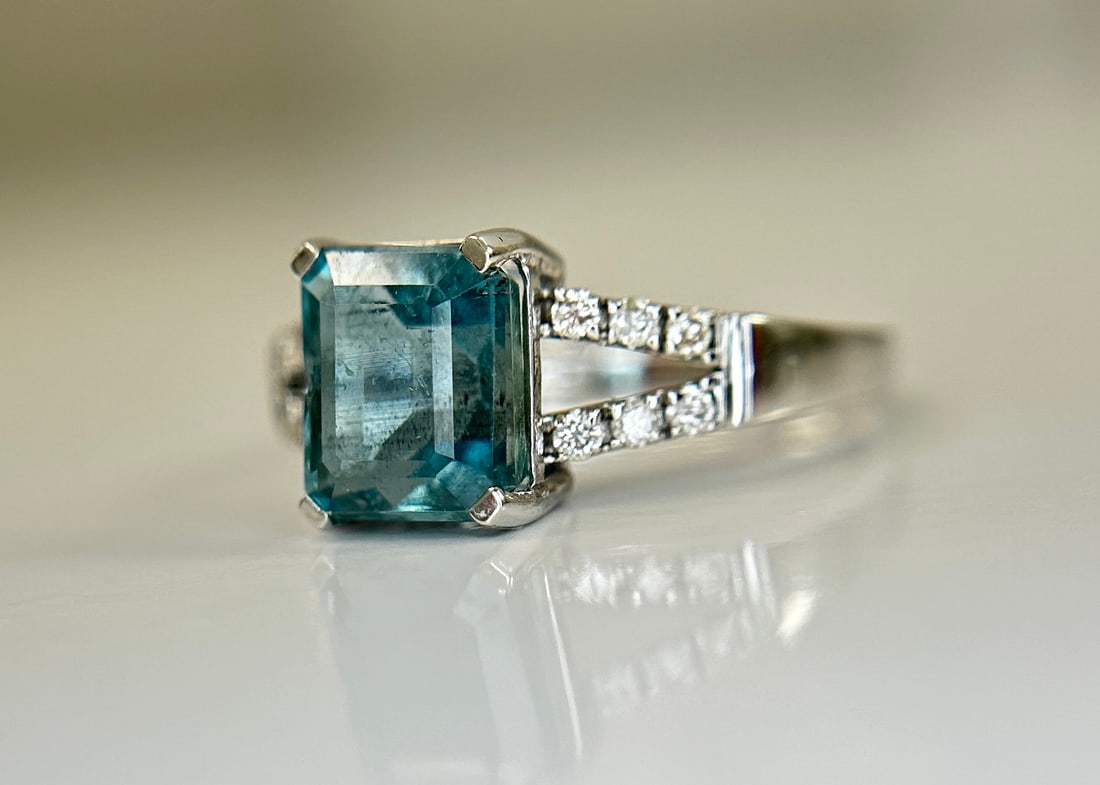 Beautiful Natural Rare Blue Emerald 2.39 CT With Natural Diamonds & 18k Gold - 11