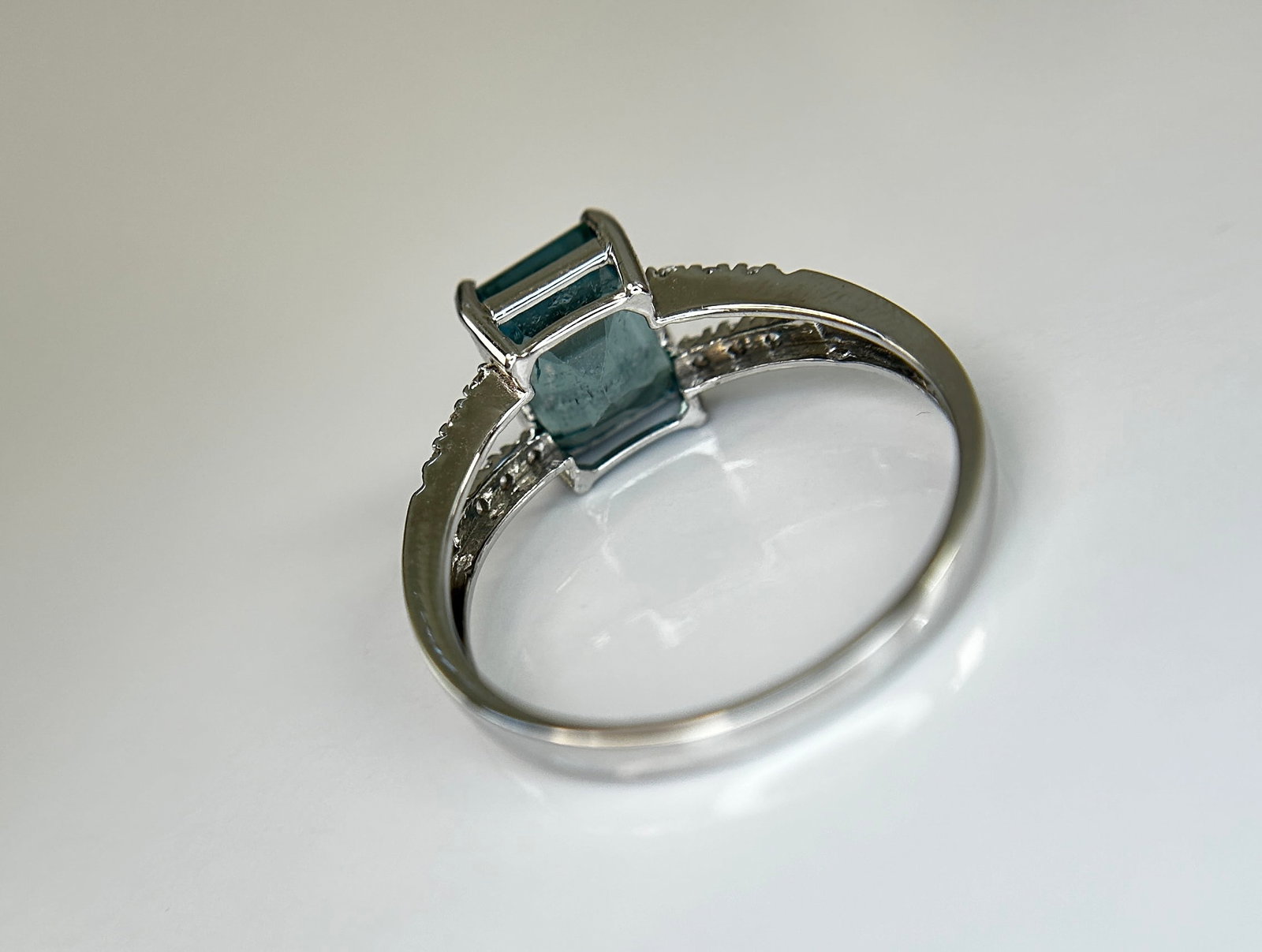 Beautiful Natural Rare Blue Emerald 2.39 CT With Natural Diamonds & 18k Gold - 4