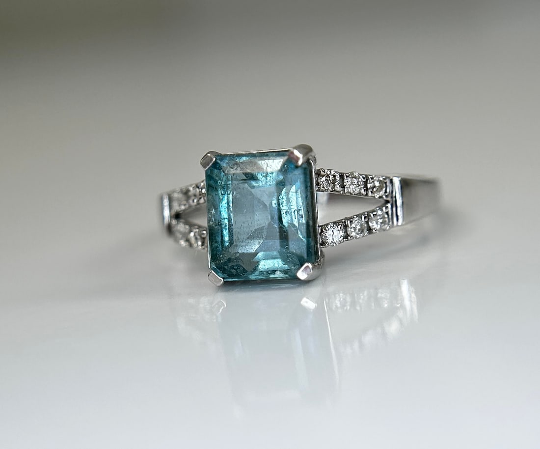 Beautiful Natural Rare Blue Emerald 2.39 CT With Natural Diamonds & 18k Gold - 7