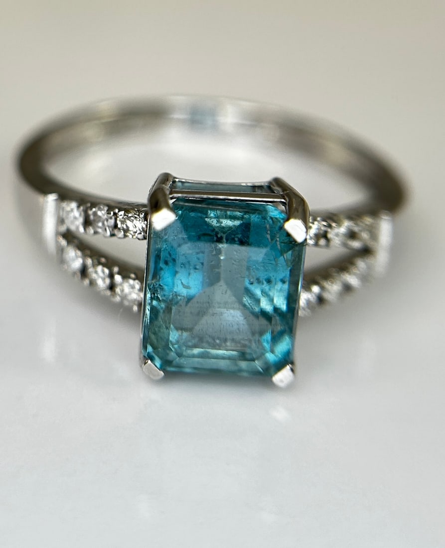 Beautiful Natural Rare Blue Emerald 2.39 CT With Natural Diamonds & 18k Gold - 8