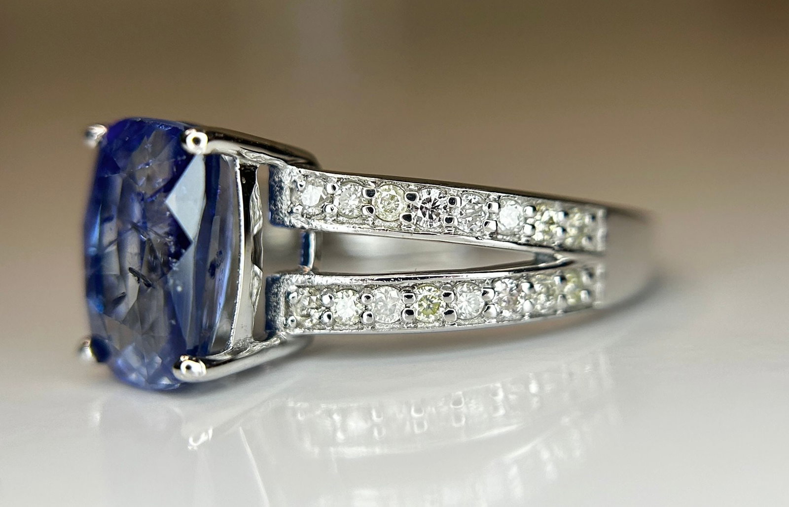 Beautiful 3.16 CT Natural Ceylon Cornflour Blue Sapphire Diamonds & 18k Gold - 6