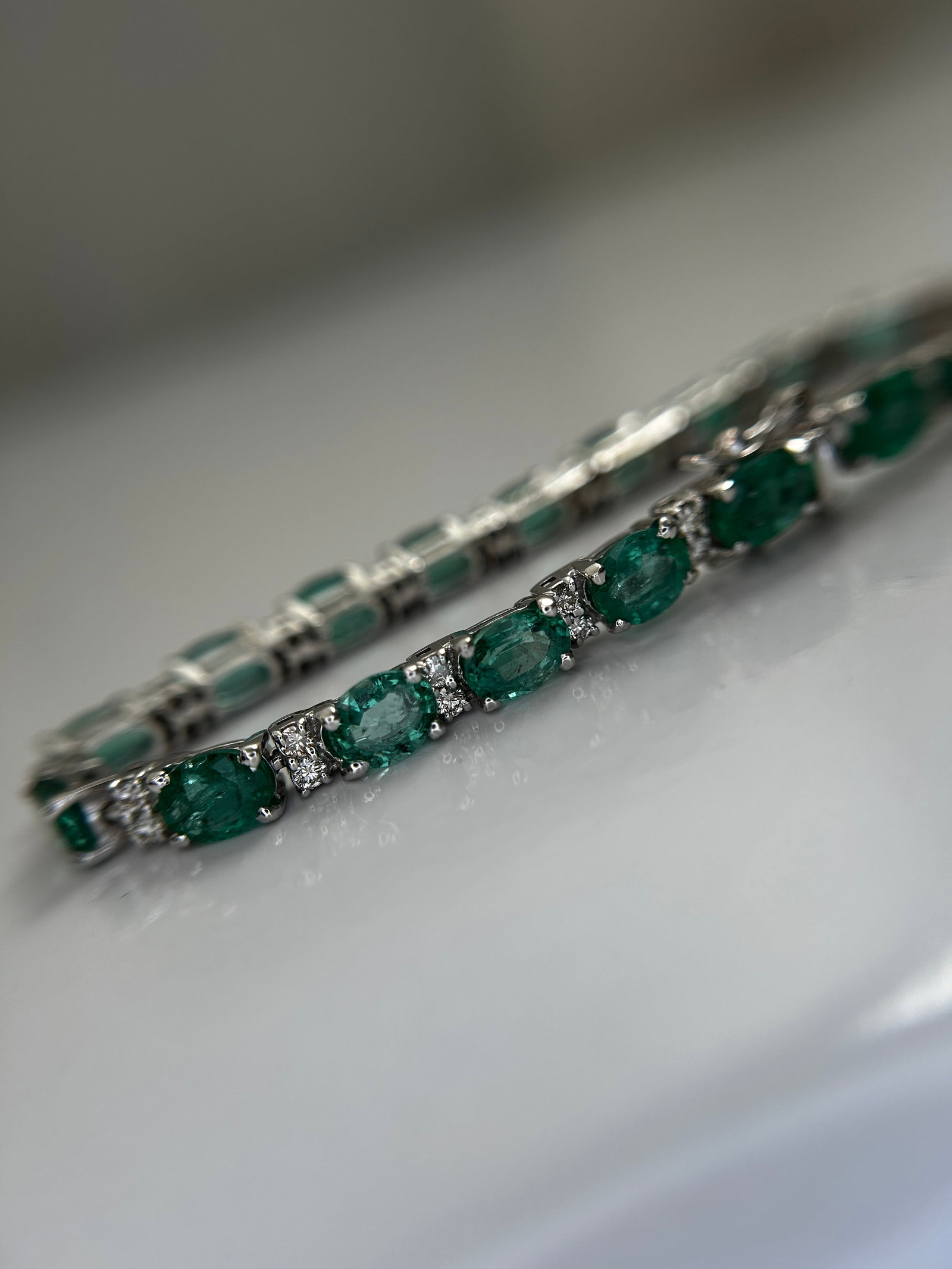 Beautiful 11.10 CTS Natural Emerald Bracelet With Natural Diamonds & 18k Gold - 7