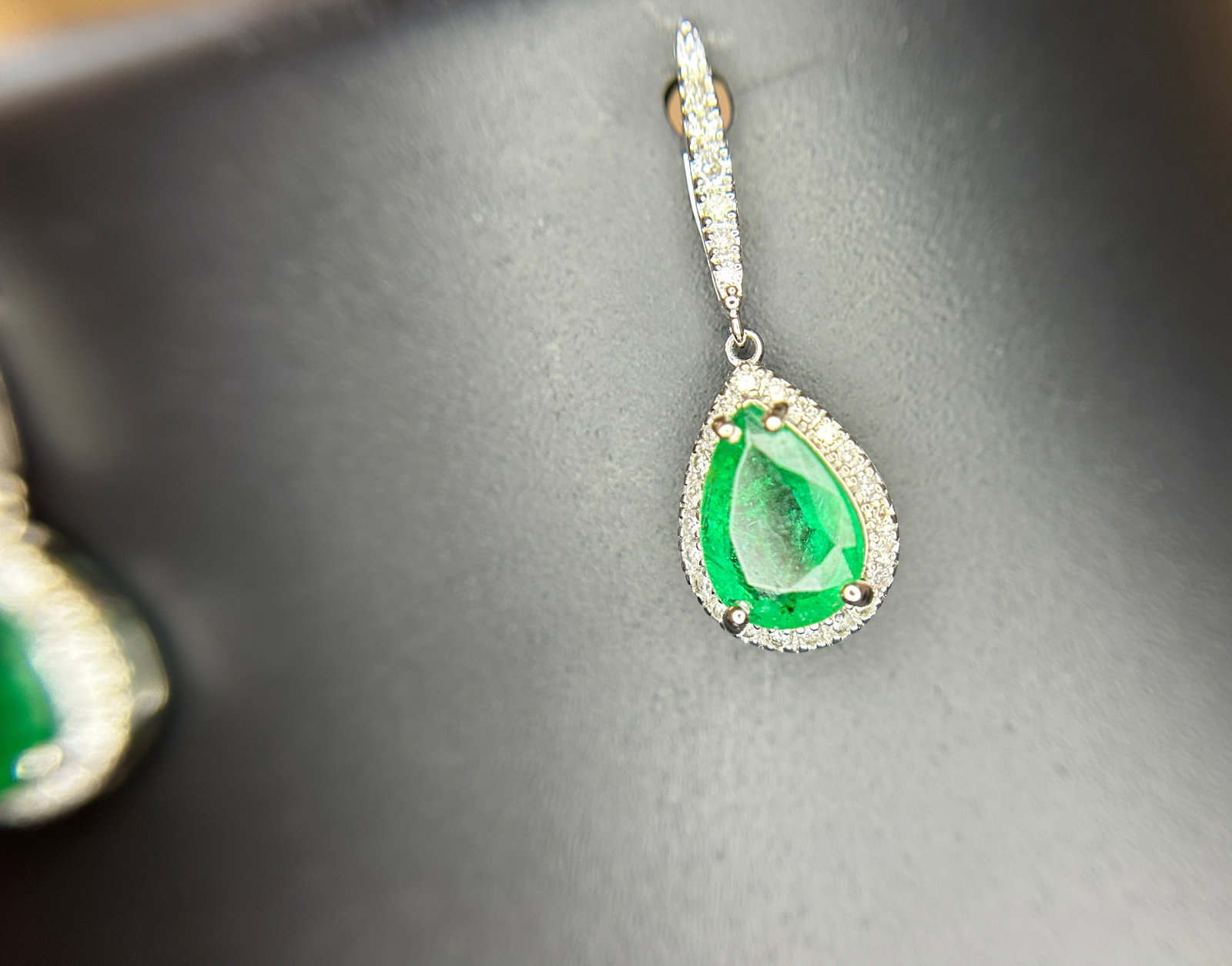 Beautiful 3.21ct Natural Emerald Earrings With Natural Diamonds & 18k Gold - 9
