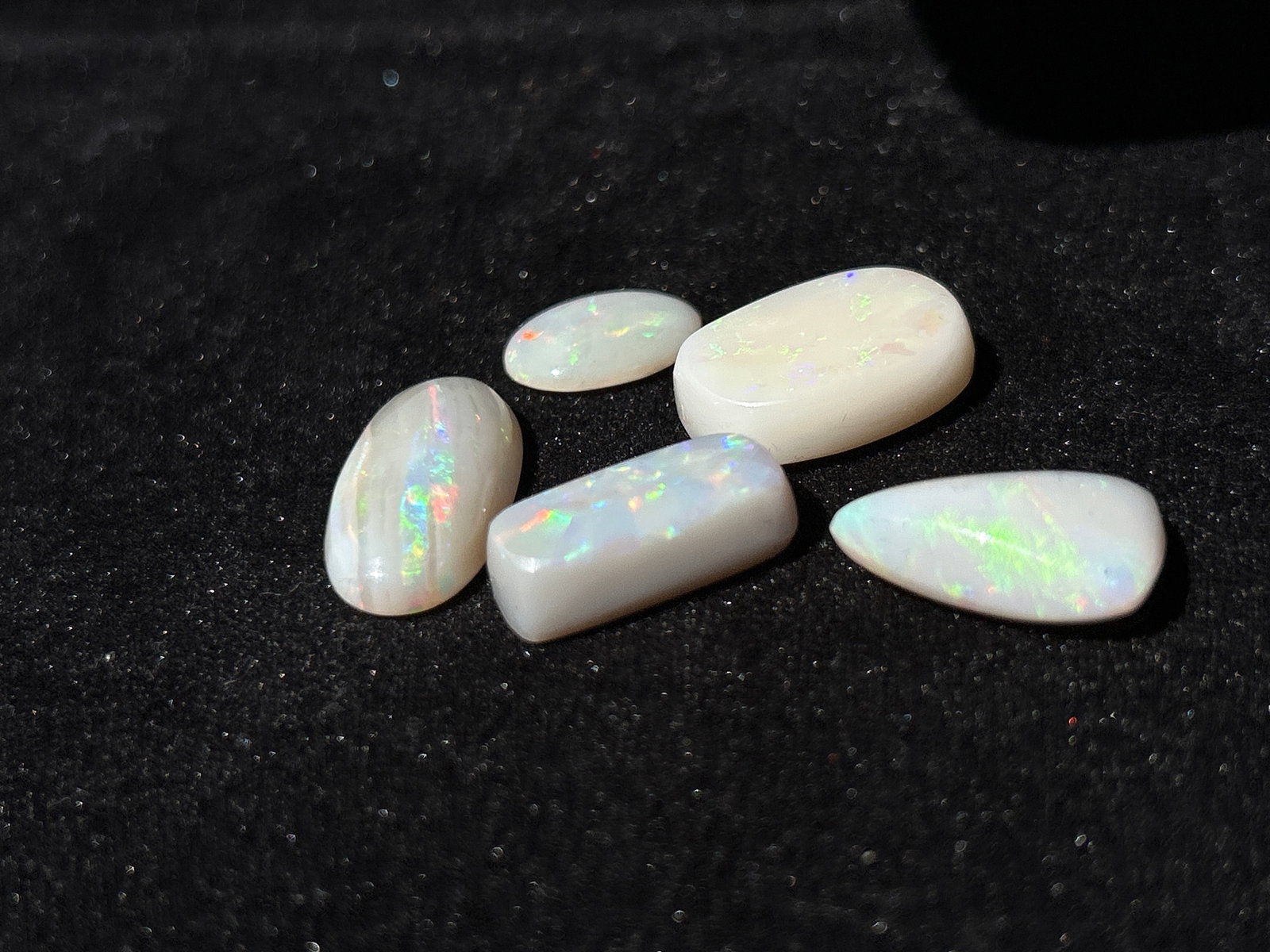 49.45ct Natural Australian Fire Opal: Title: 49.45ct Natural Australian Fire Opal Description: 49.45ct Natural Australian Fire Opal Ideal for rings, necklaces, bracelets Condition: New