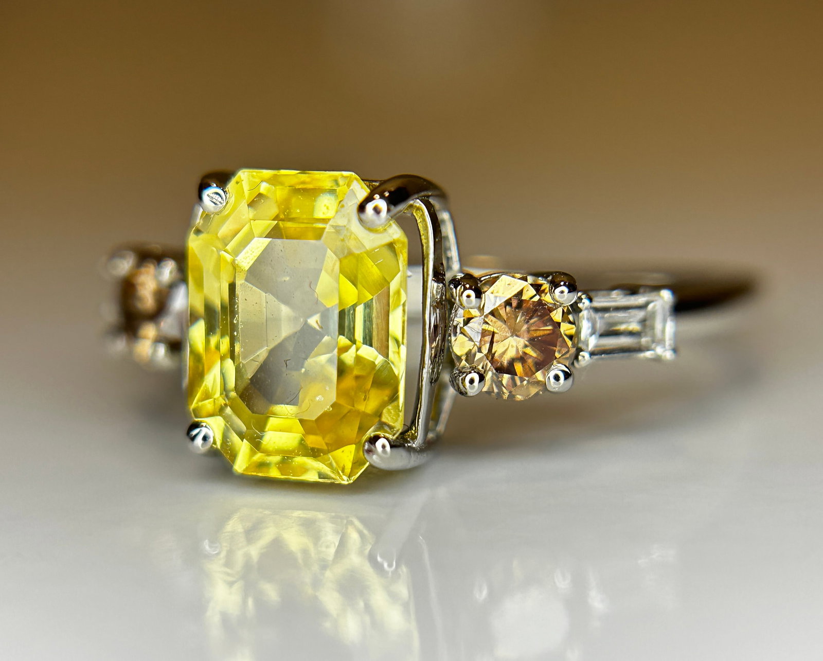 Beautiful 2.34ct Unheated Untreated Natural Ceylon Yellow Sapphire Diamonds & 950 Platinum (1 of 9)