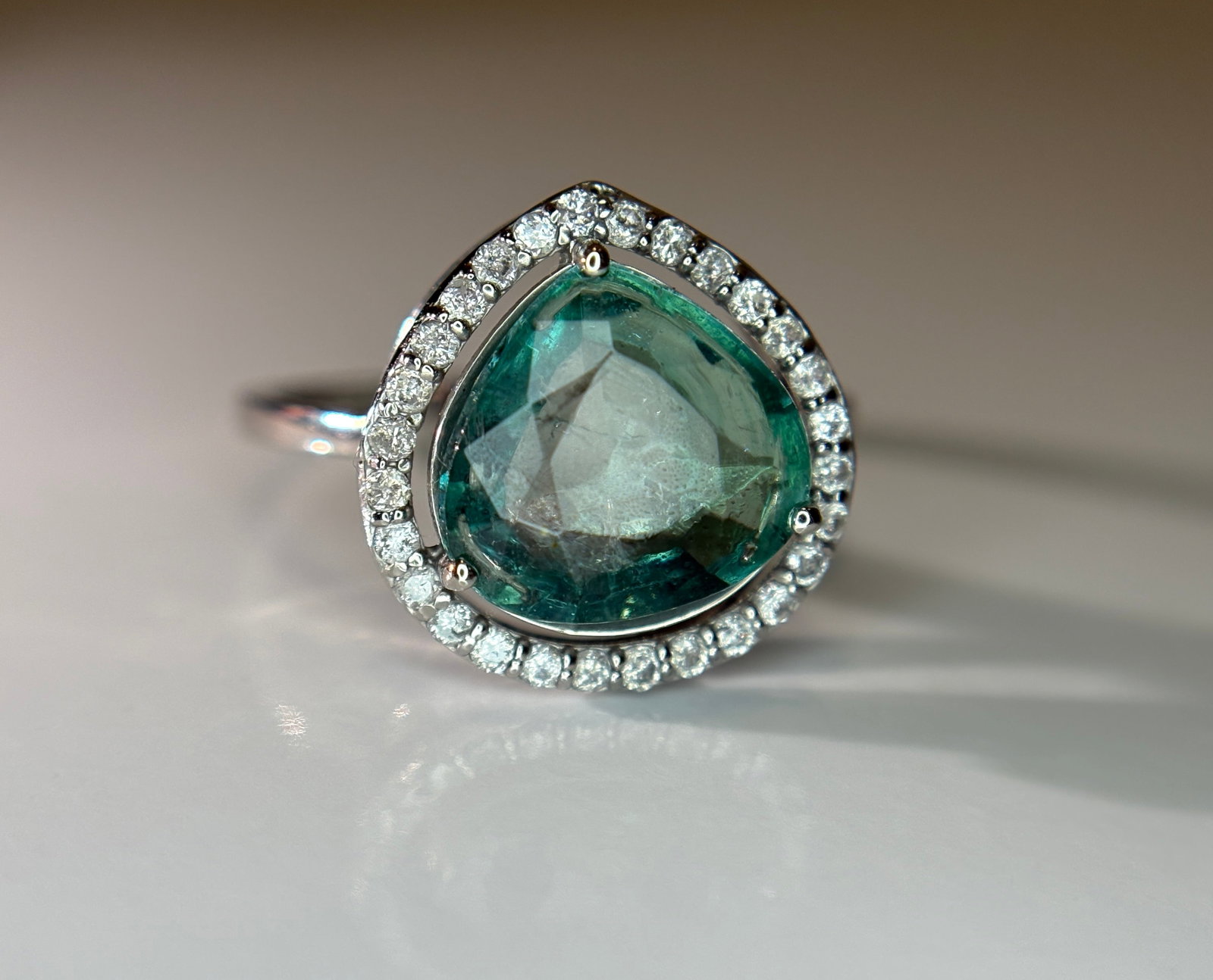 Beautiful 3.21 CT Natural Emerald Ring With Natural Diamonds & Platinum 950 - 9