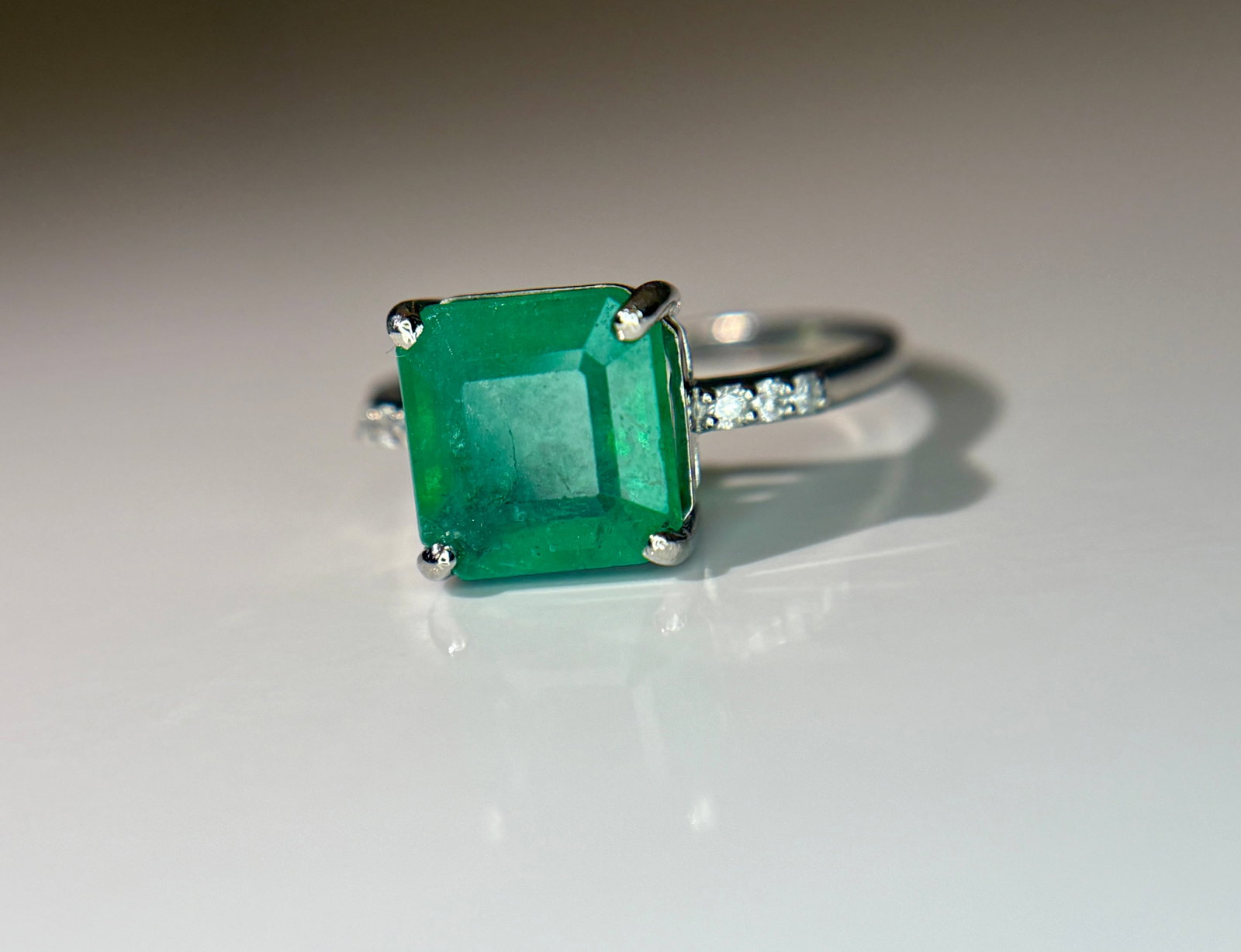 Beautiful 2.65 CT Natural Emerald Ring With Natural Diamonds & Platinum 950 - 3