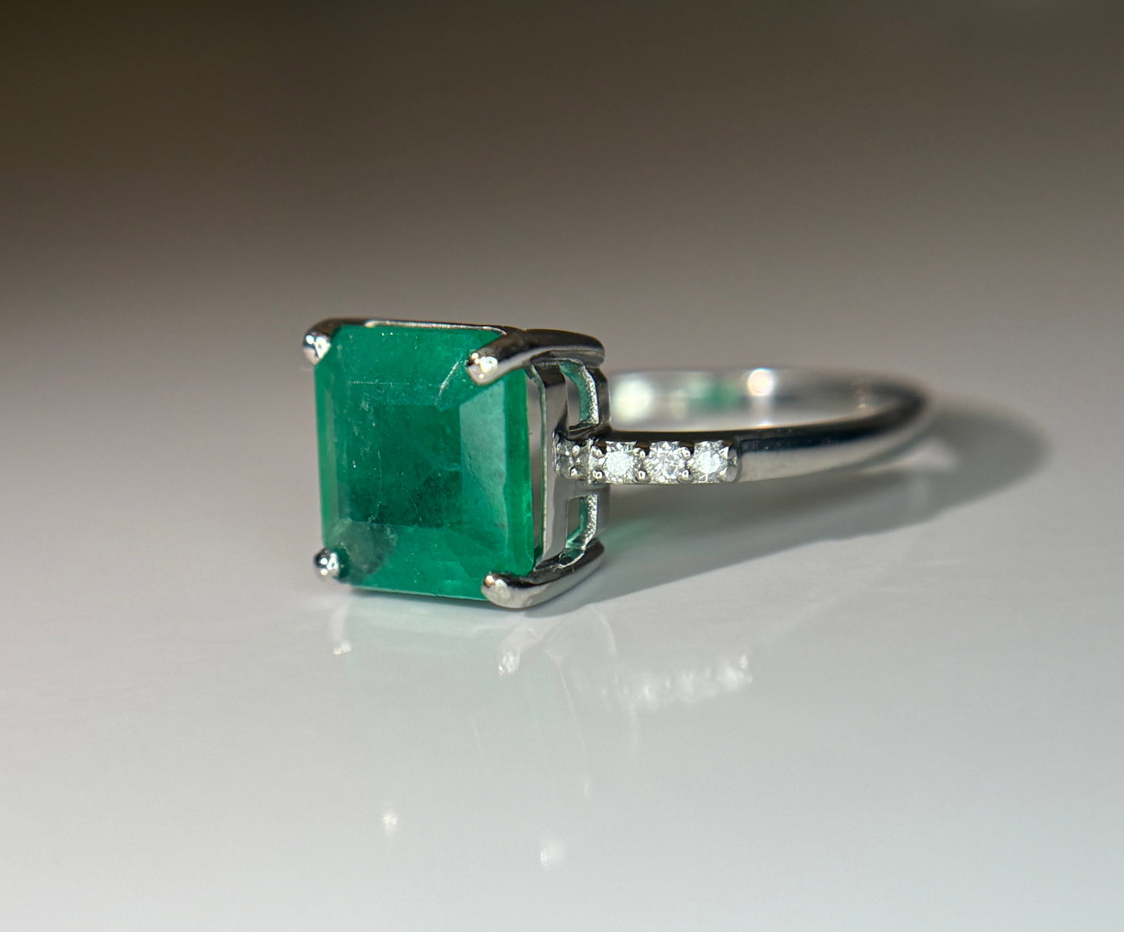 Beautiful 2.65 CT Natural Emerald Ring With Natural Diamonds & Platinum 950 - 5