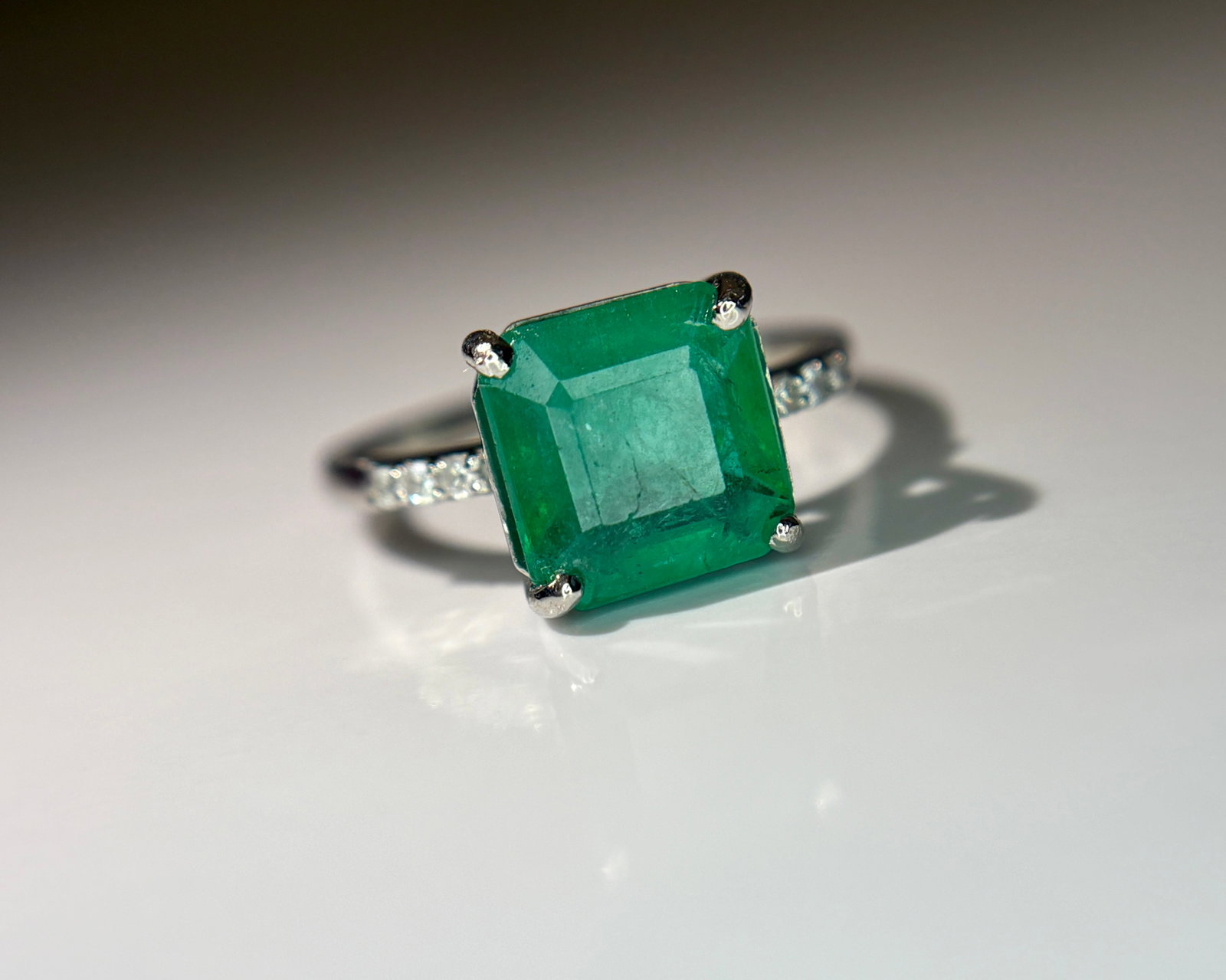 Beautiful 2.65 CT Natural Emerald Ring With Natural Diamonds & Platinum 950 - 9